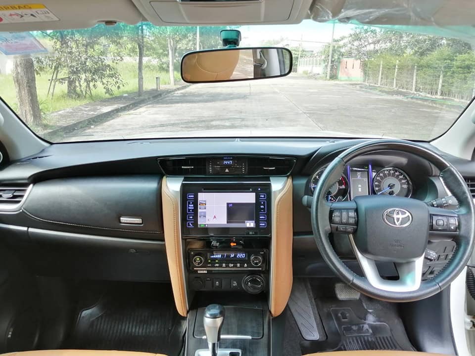 Toyota Fortuner GEN 2 ปี 2016 สีขาว (รูปที่ 13)