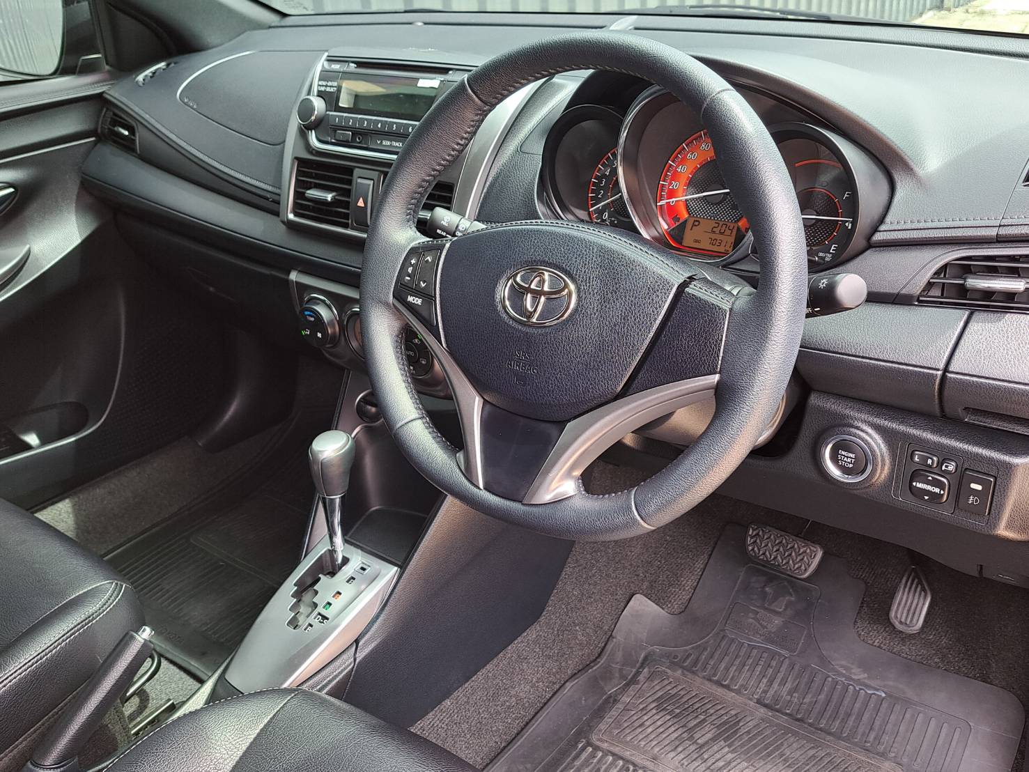 TOYOTA YARIS 1.2G ปี2017แท้ 5ประตู มือเดียว ไมล์น้อย70,000 km. (รูปที่ 10)
