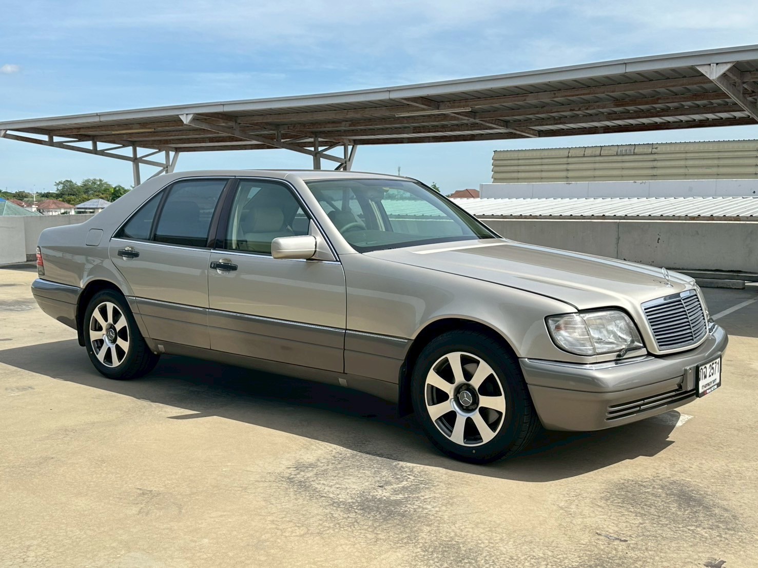 1999 Mercedes-Benz S-Class W140 S280 สีน้ำตาล (รูปที่ 3)