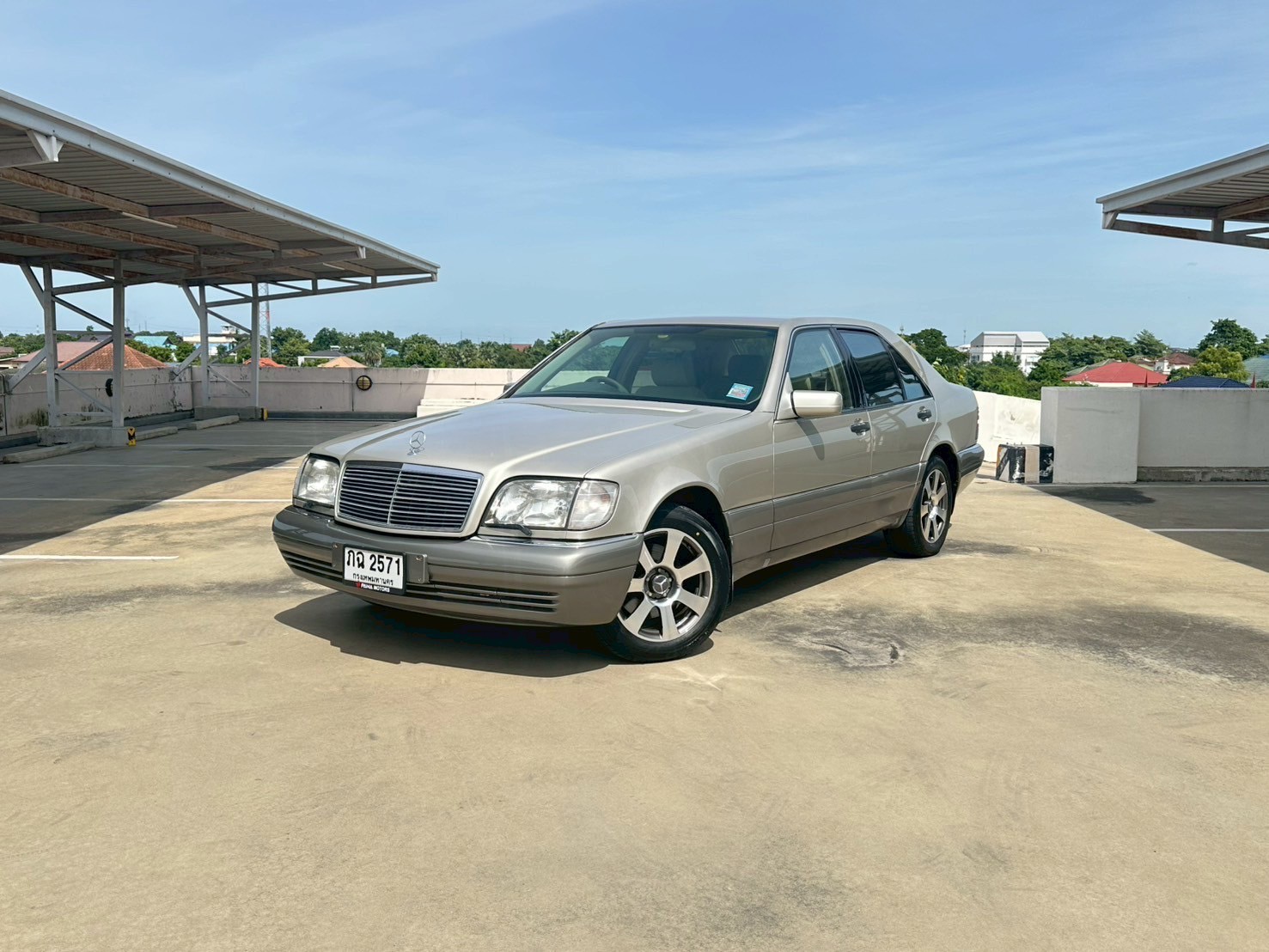 1999 Mercedes-Benz S-Class W140 S280 สีน้ำตาล (รูปที่ 2)