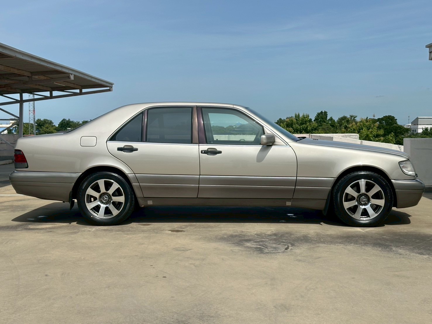 1999 Mercedes-Benz S-Class W140 S280 สีน้ำตาล (รูปที่ 5)