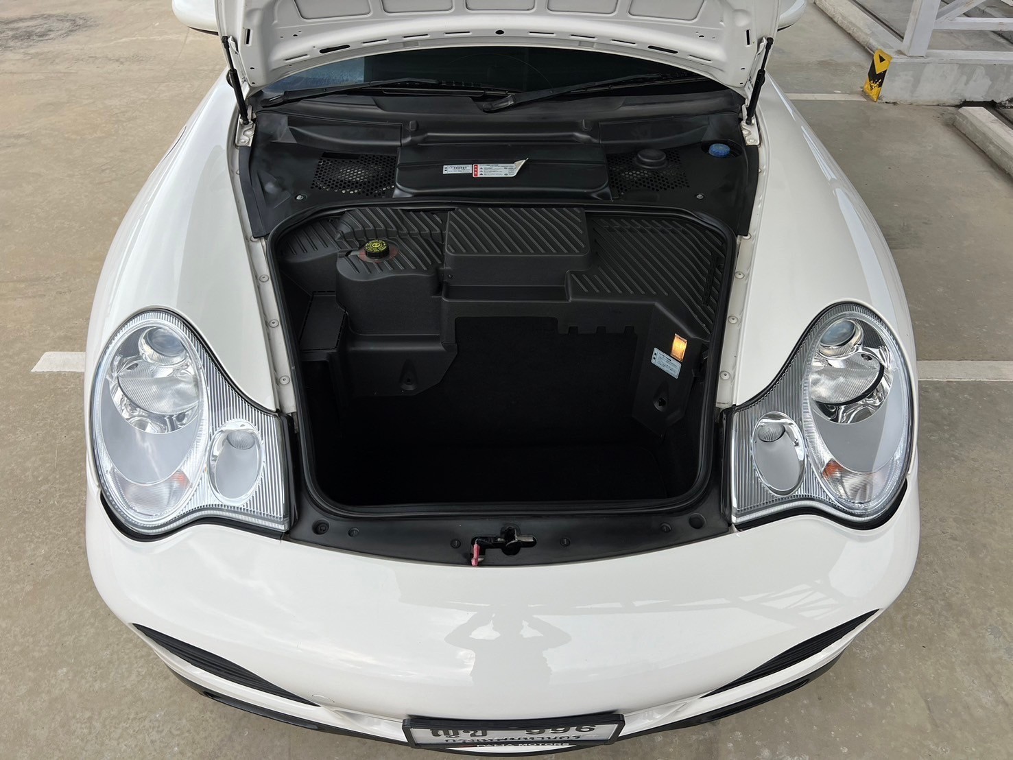2003 Porsche 911 996 สีขาว (รูปที่ 15)