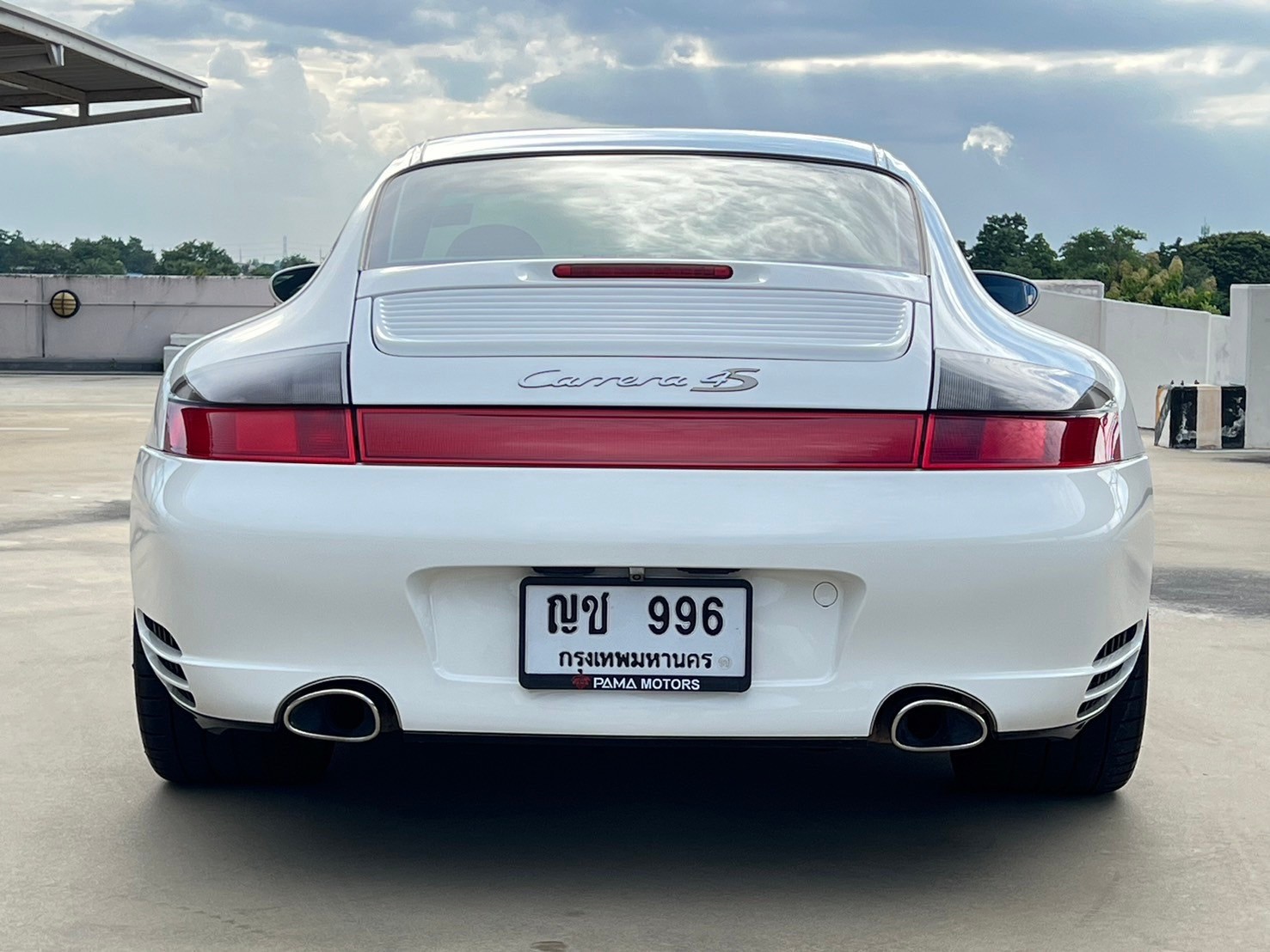 2003 Porsche 911 996 สีขาว (รูปที่ 10)
