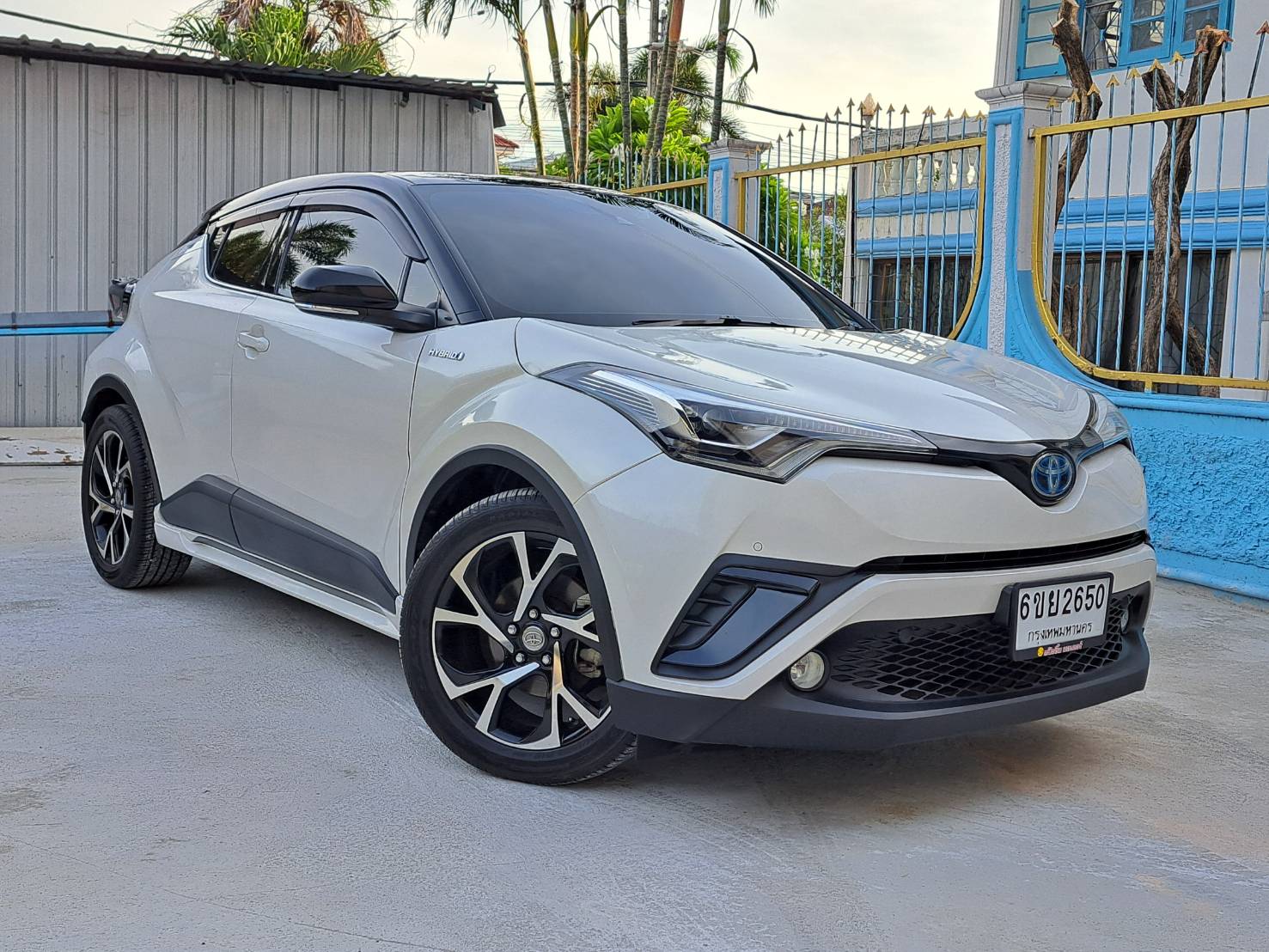 TOYOTA CHR 1.8HV HI HIBRIDท็อปสุด ไมล์น้อย89,000 มือเดียว ประหยัดมาก