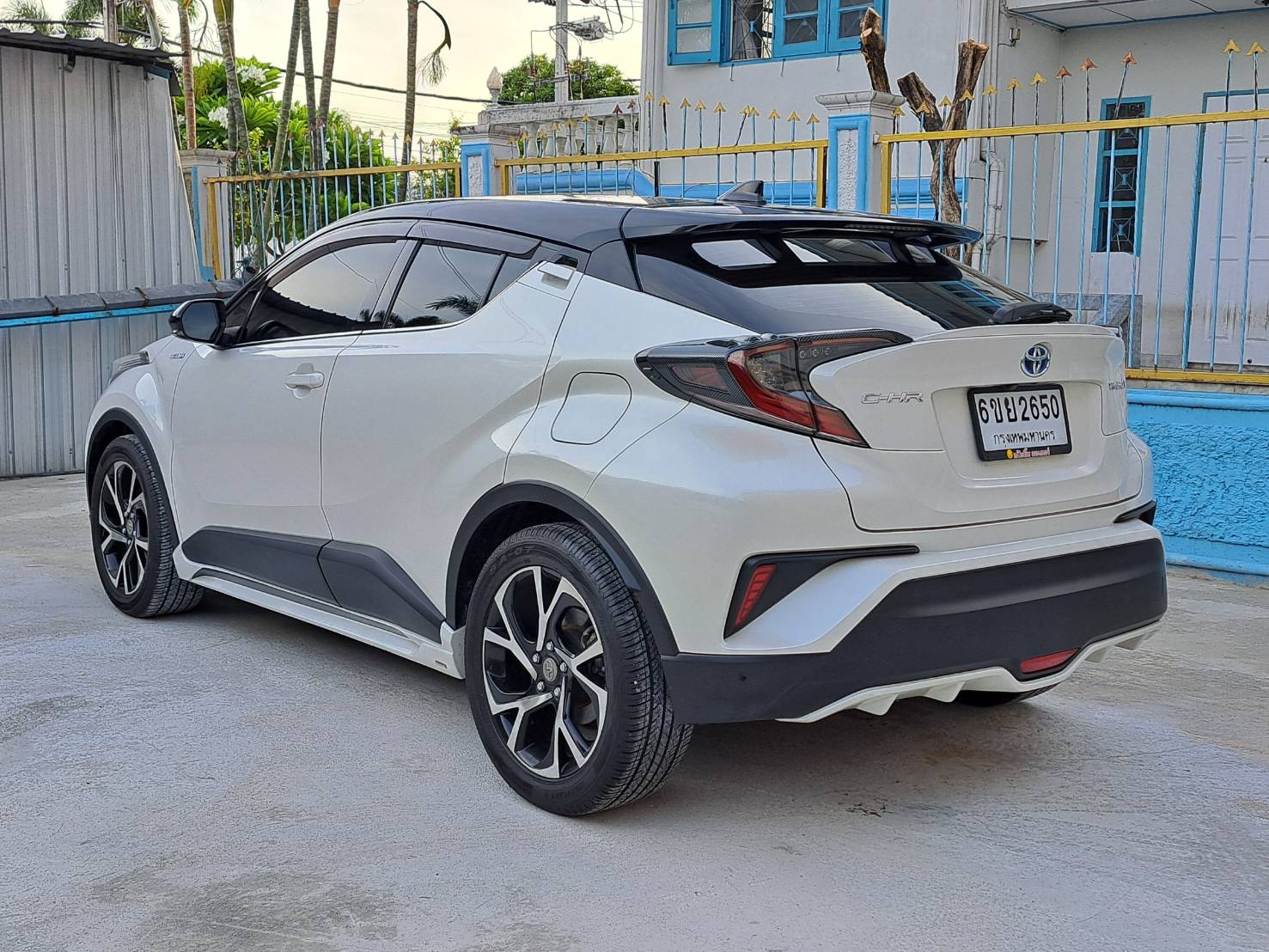 TOYOTA CHR 1.8HV HI HIBRIDท็อปสุด ไมล์น้อย89,000 มือเดียว ประหยัดมาก (รูปที่ 4)