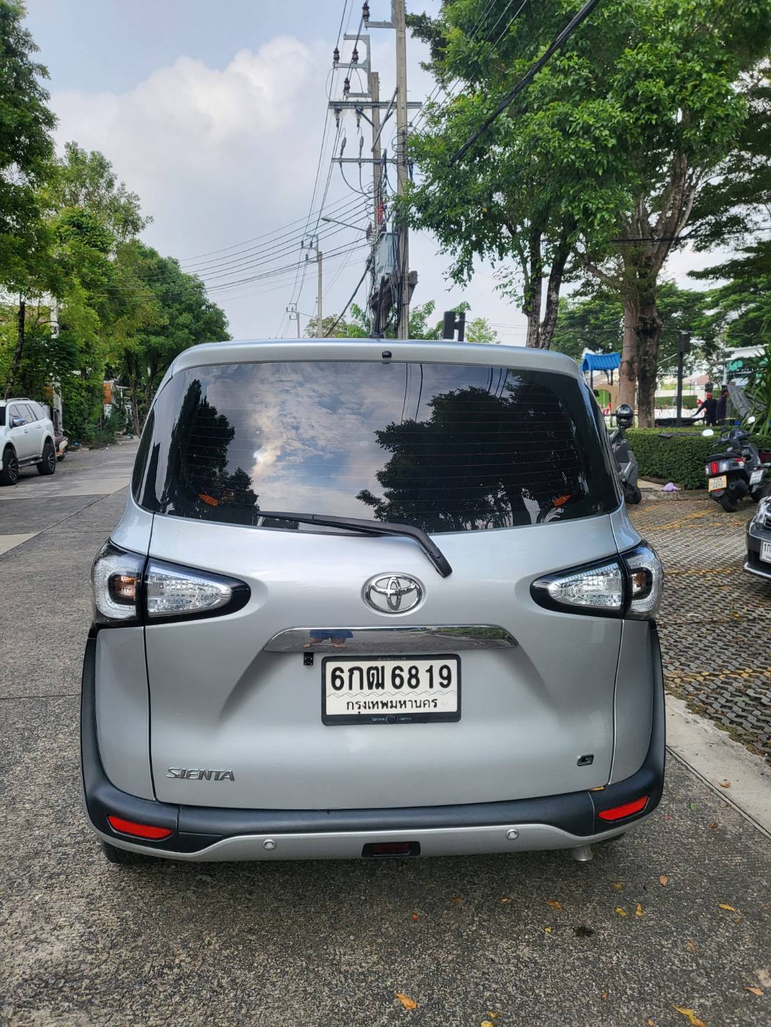 Toyota Sienta 1.5G ปี 2017 สีบรอนซ์เงิน (รูปที่ 5)