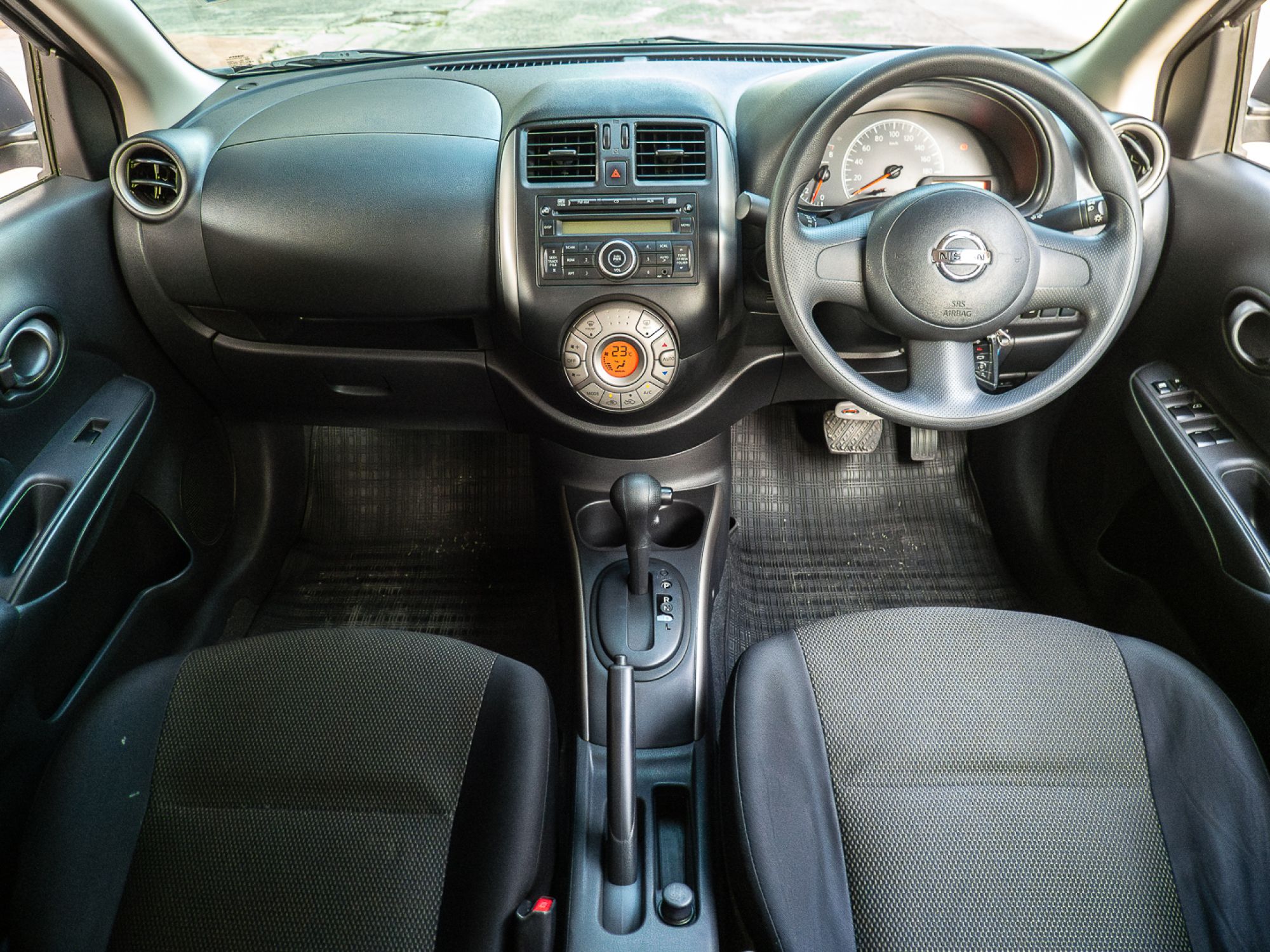 2013 Nissan Almera สีน้ำตาล (รูปที่ 15)