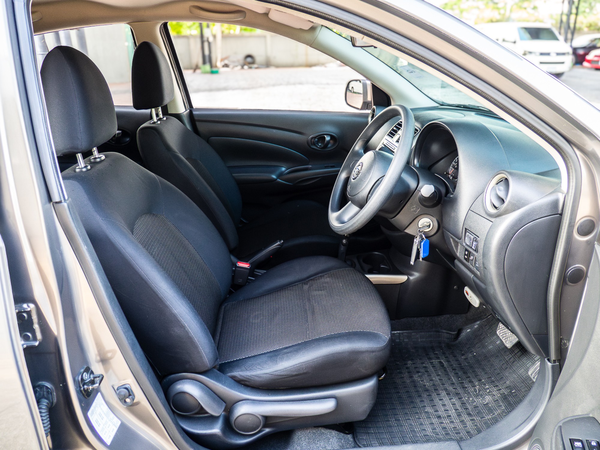2013 Nissan Almera สีน้ำตาล (รูปที่ 10)