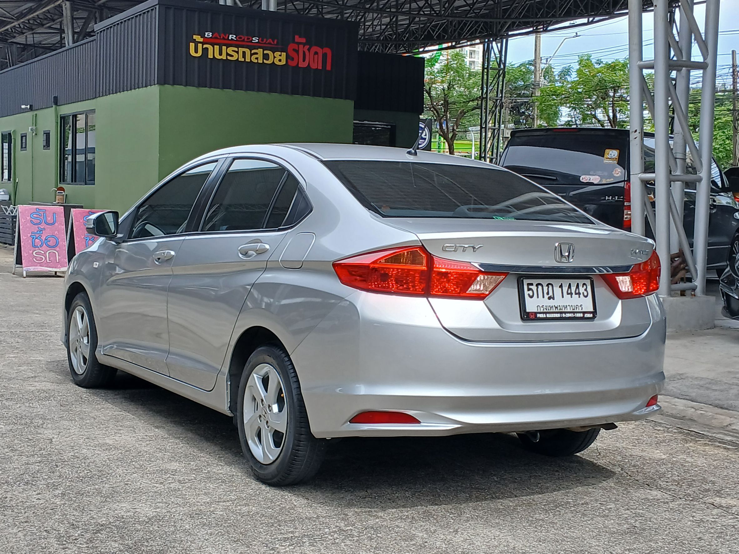2016 Honda City สีเงิน (รูปที่ 4)