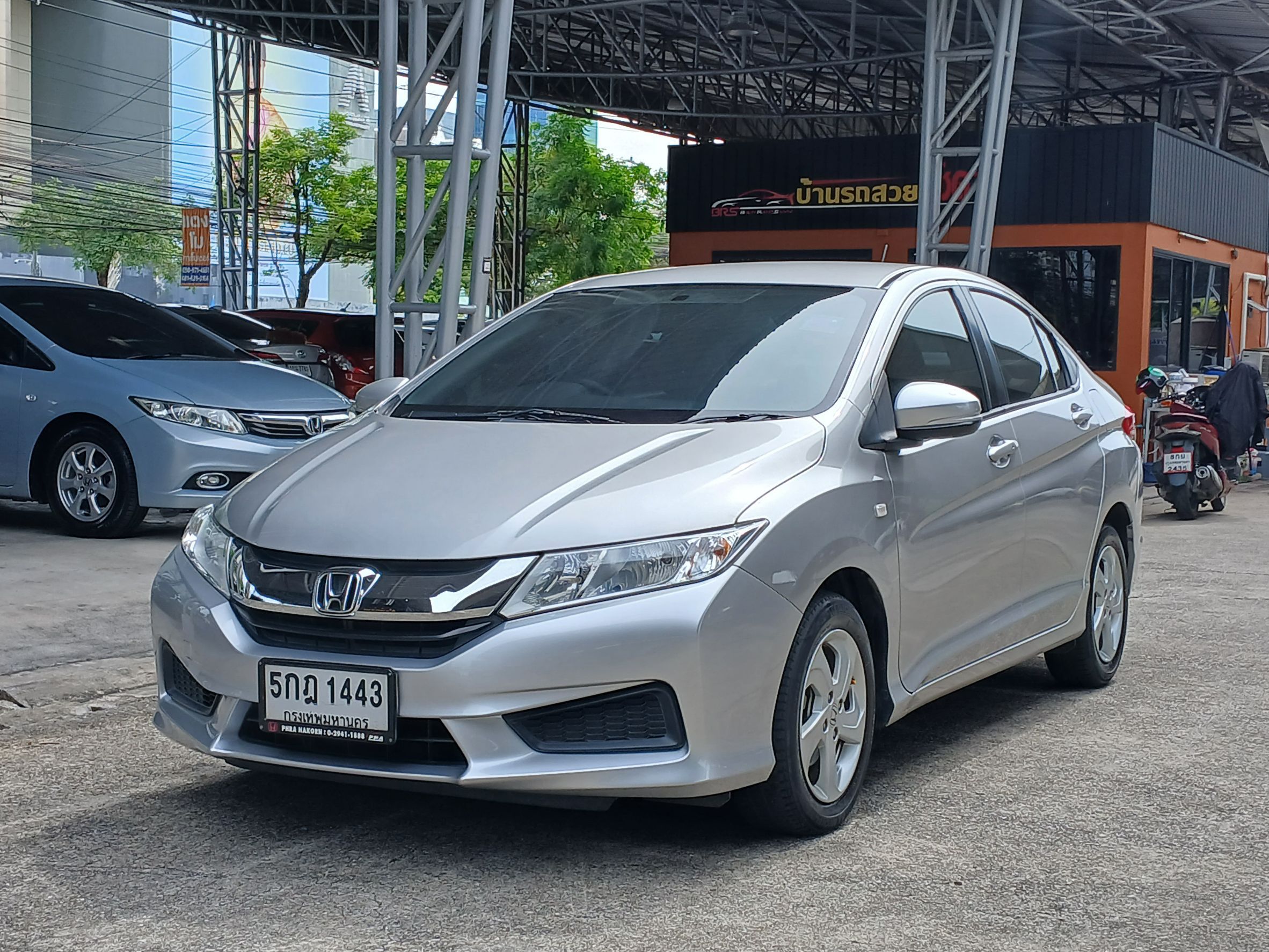 2016 Honda City สีเงิน (รูปที่ 3)