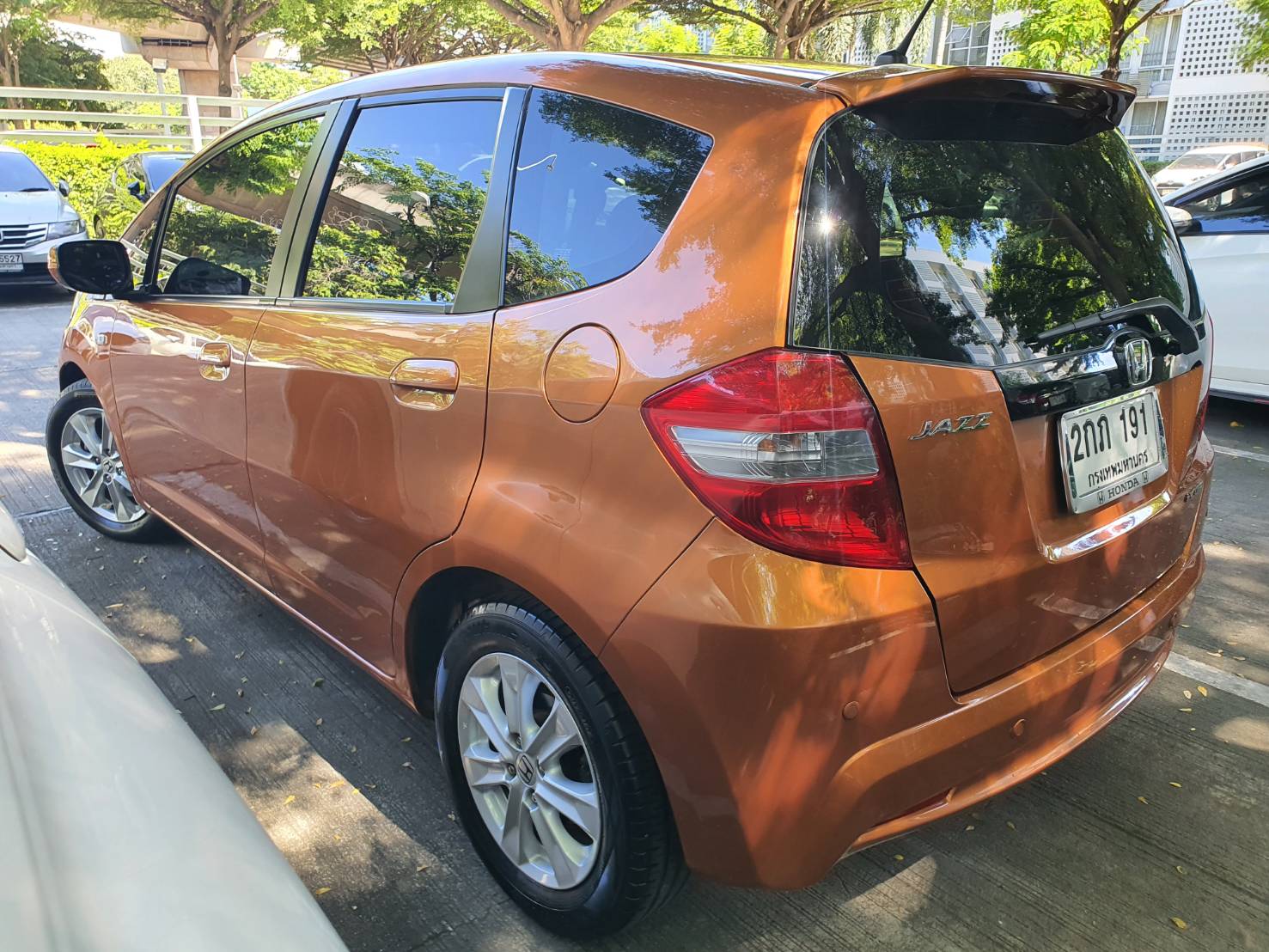 Honda Jazz 1.5V(AS) ออโต้ สีส้ม ปี 2012 (รูปที่ 4)