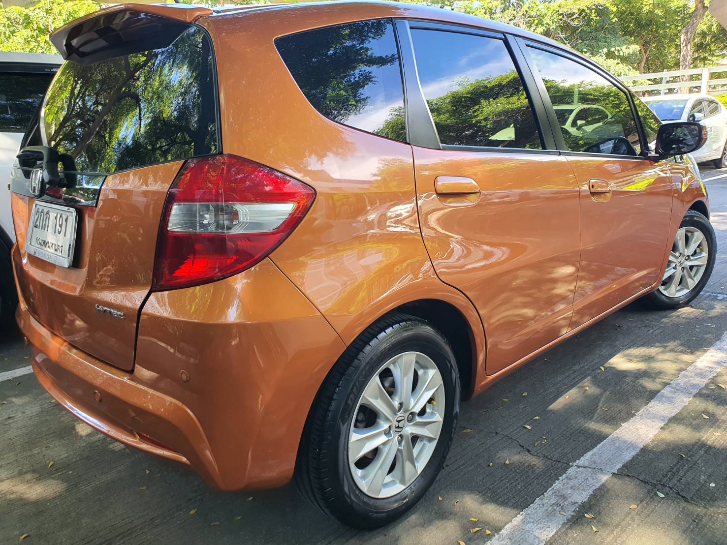 Honda Jazz 1.5V(AS) ออโต้ สีส้ม ปี 2012 (รูปที่ 3)