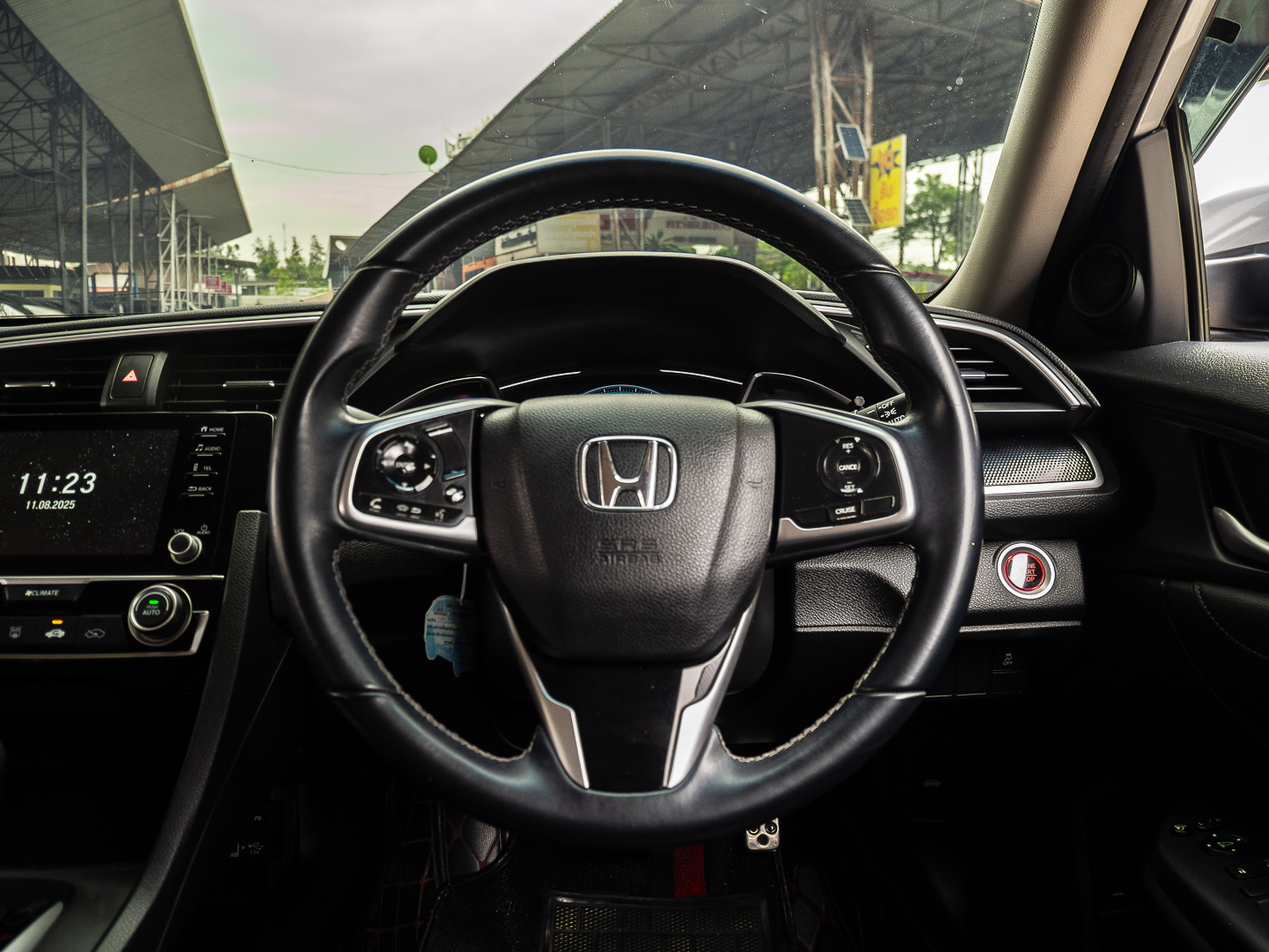 2021 Honda Civic สีเงิน (รูปที่ 16)