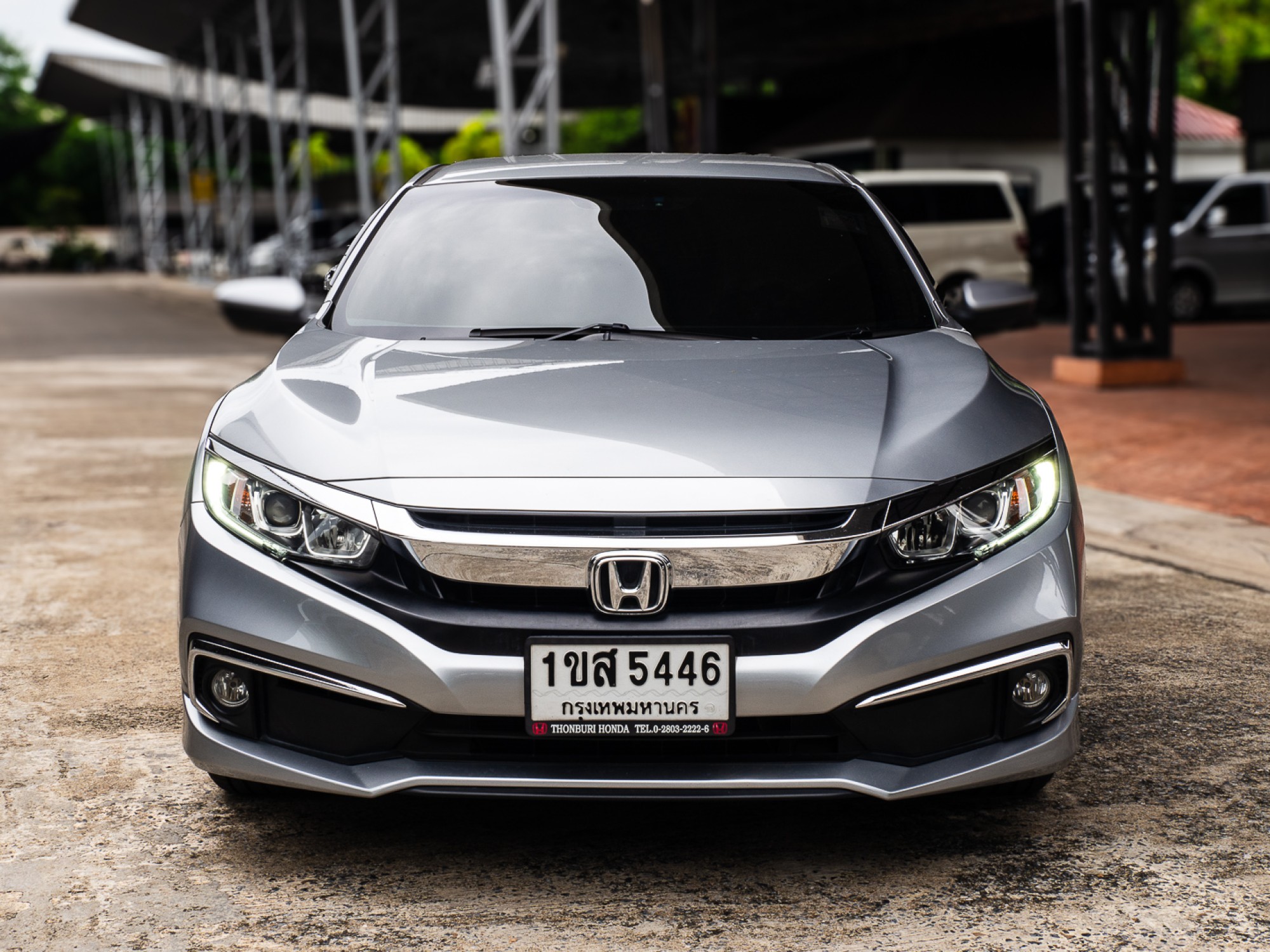 2021 Honda Civic สีเงิน (รูปที่ 2)