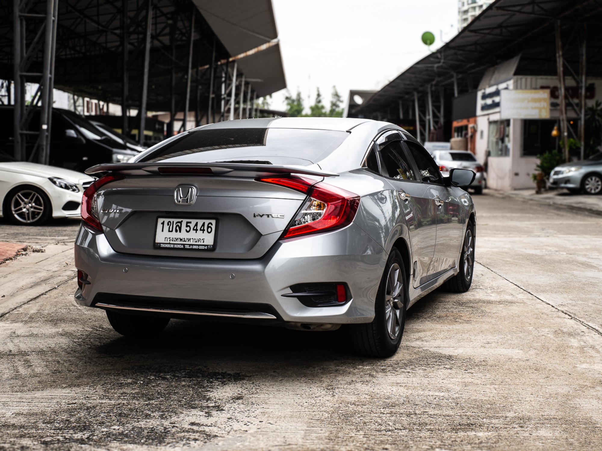 2021 Honda Civic สีเงิน (รูปที่ 7)