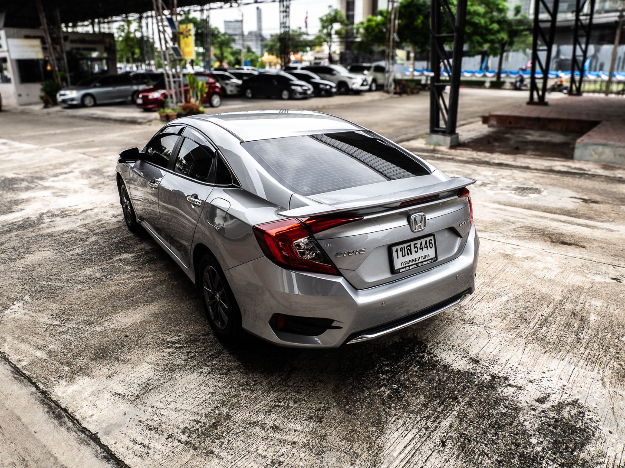 2021 Honda Civic สีเงิน (รูปที่ 14)
