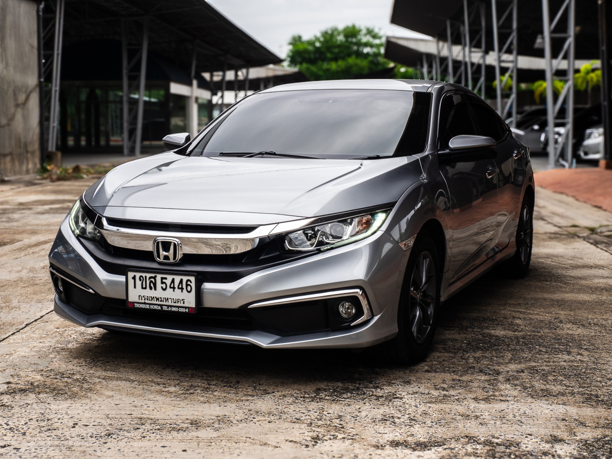 2021 Honda Civic สีเงิน (รูปที่ 3)