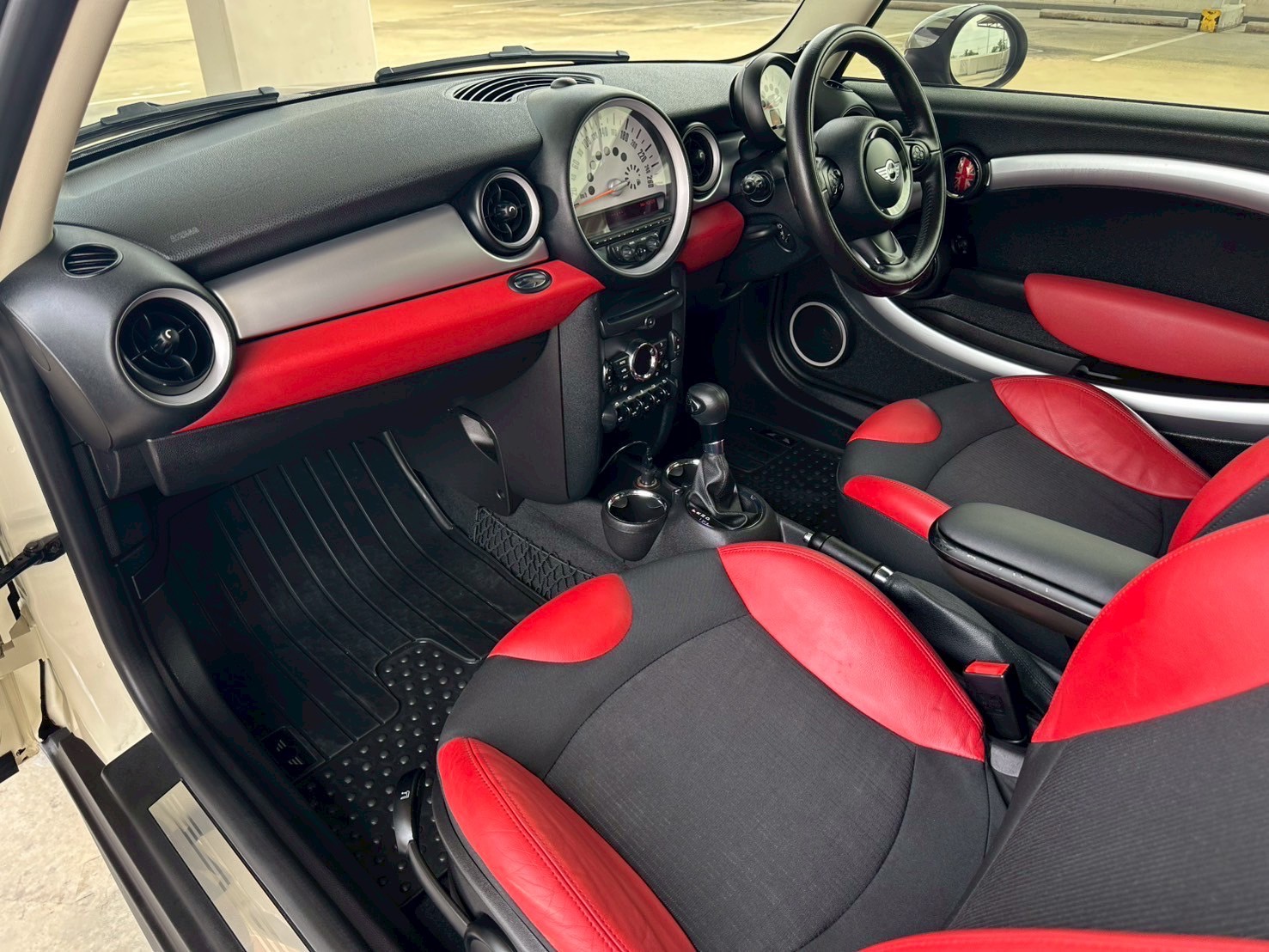 2013 Mini Clubman R55 สีขาว (รูปที่ 12)