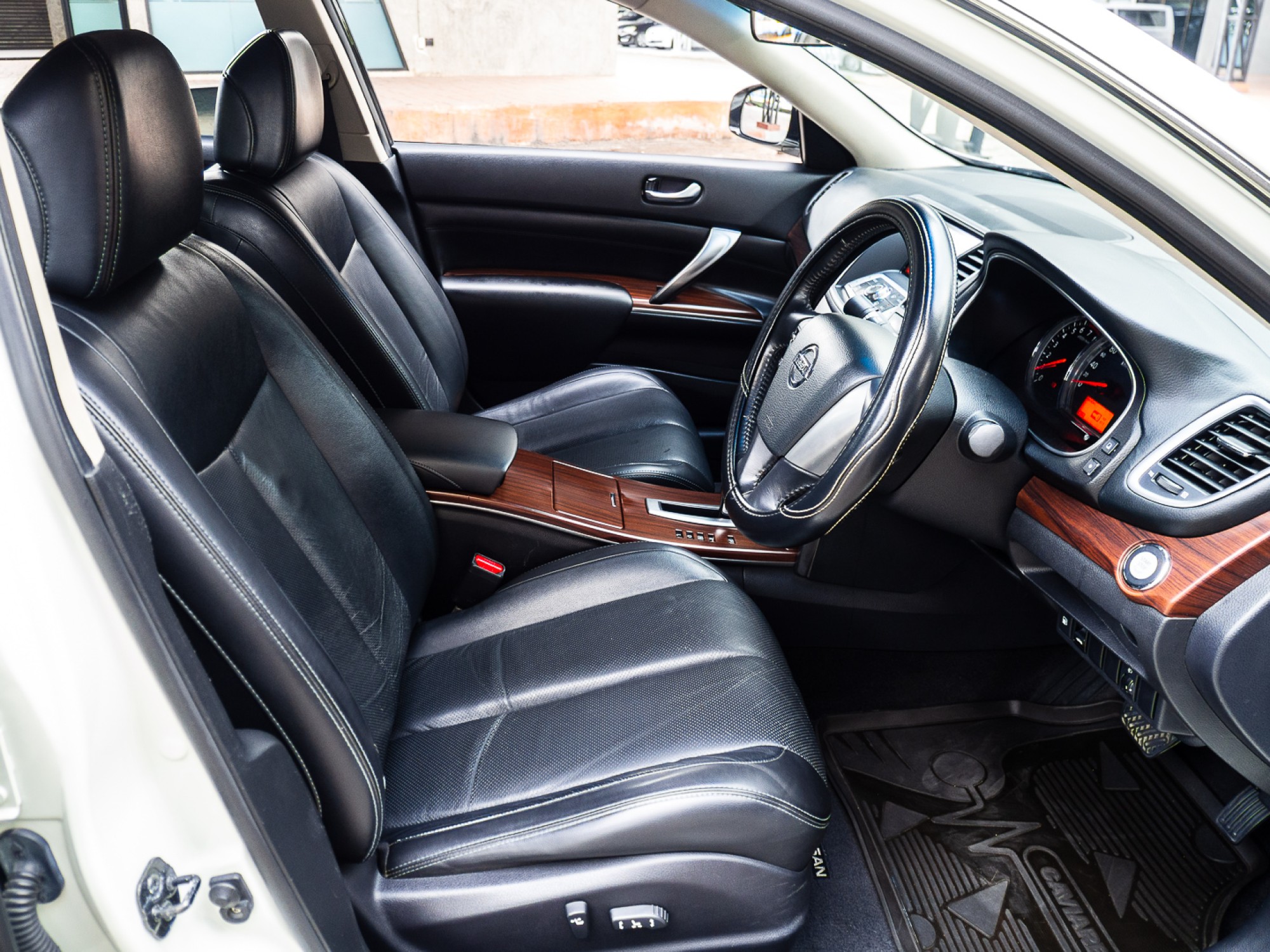 2011 Nissan Teana J32 สีขาว (รูปที่ 8)