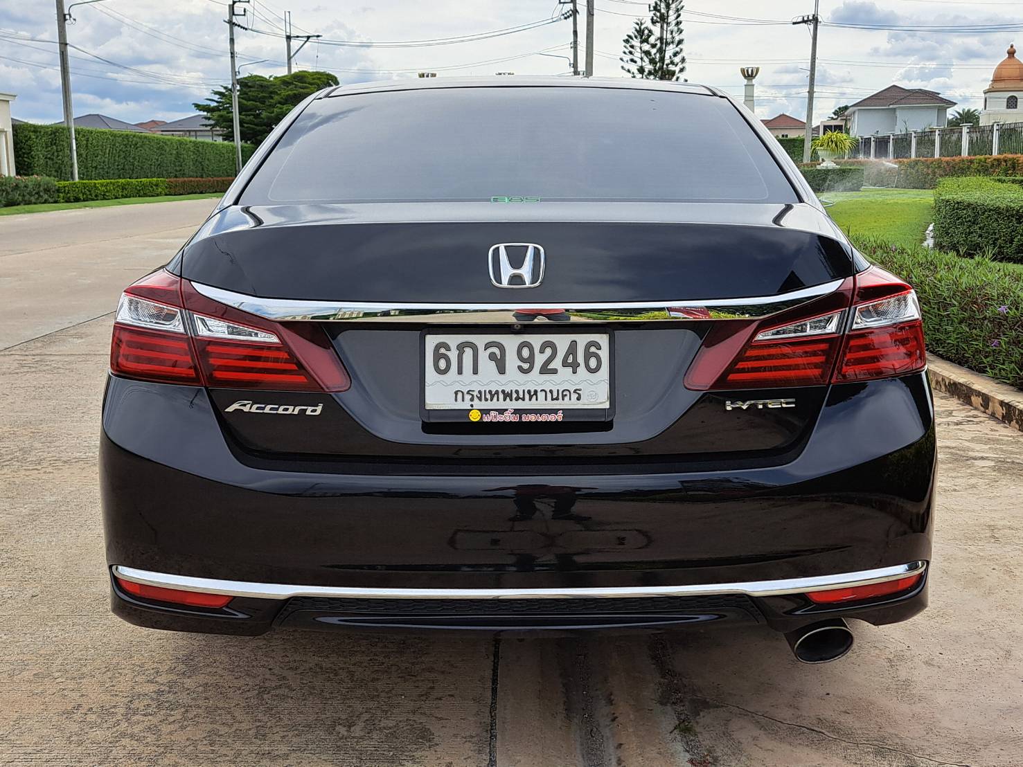 HONDA ACCORD 2.0EL โฉมMNCแล้ว ปี2017แท้ วิ่งแค่120,000 Km.รถสวยน็อตไม่ขยับ สีดำสวยที่สุด (รูปที่ 6)
