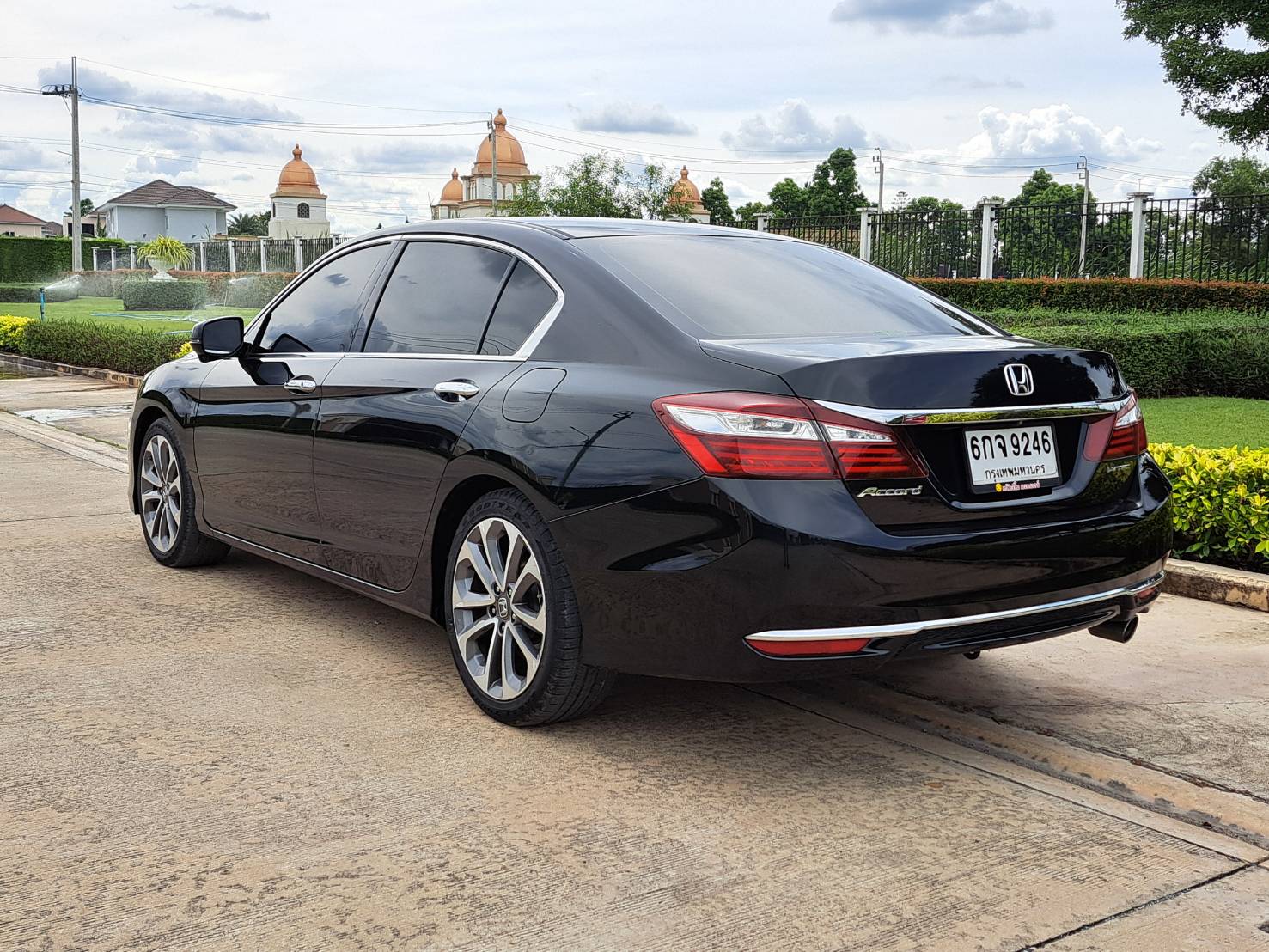 HONDA ACCORD 2.0EL โฉมMNCแล้ว ปี2017แท้ วิ่งแค่120,000 Km.รถสวยน็อตไม่ขยับ สีดำสวยที่สุด (รูปที่ 4)