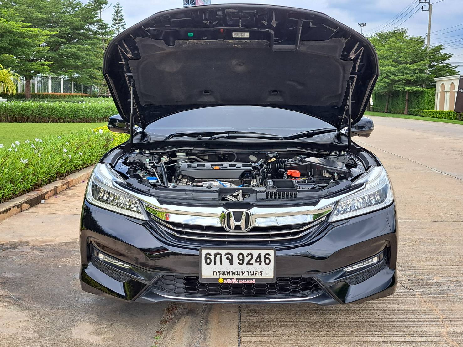 HONDA ACCORD 2.0EL โฉมMNCแล้ว ปี2017แท้ วิ่งแค่120,000 Km.รถสวยน็อตไม่ขยับ สีดำสวยที่สุด (รูปที่ 13)