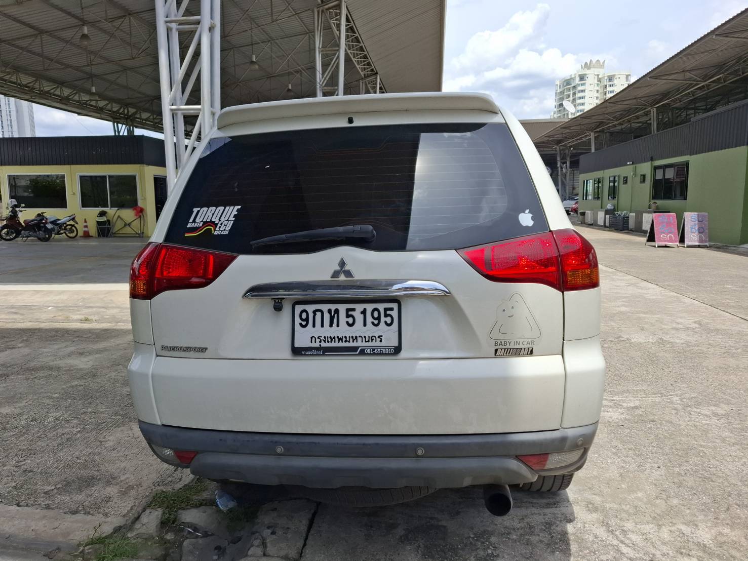 2012 Mitsubishi Pajero สีขาว (รูปที่ 15)