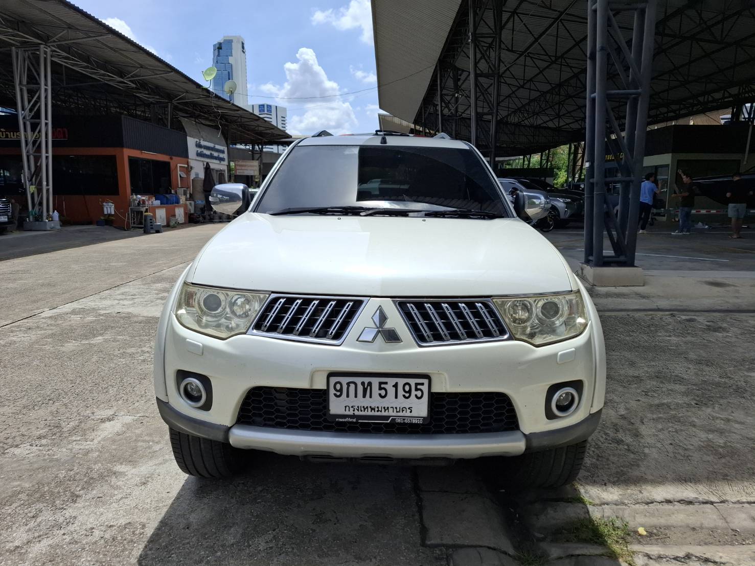 2012 Mitsubishi Pajero สีขาว