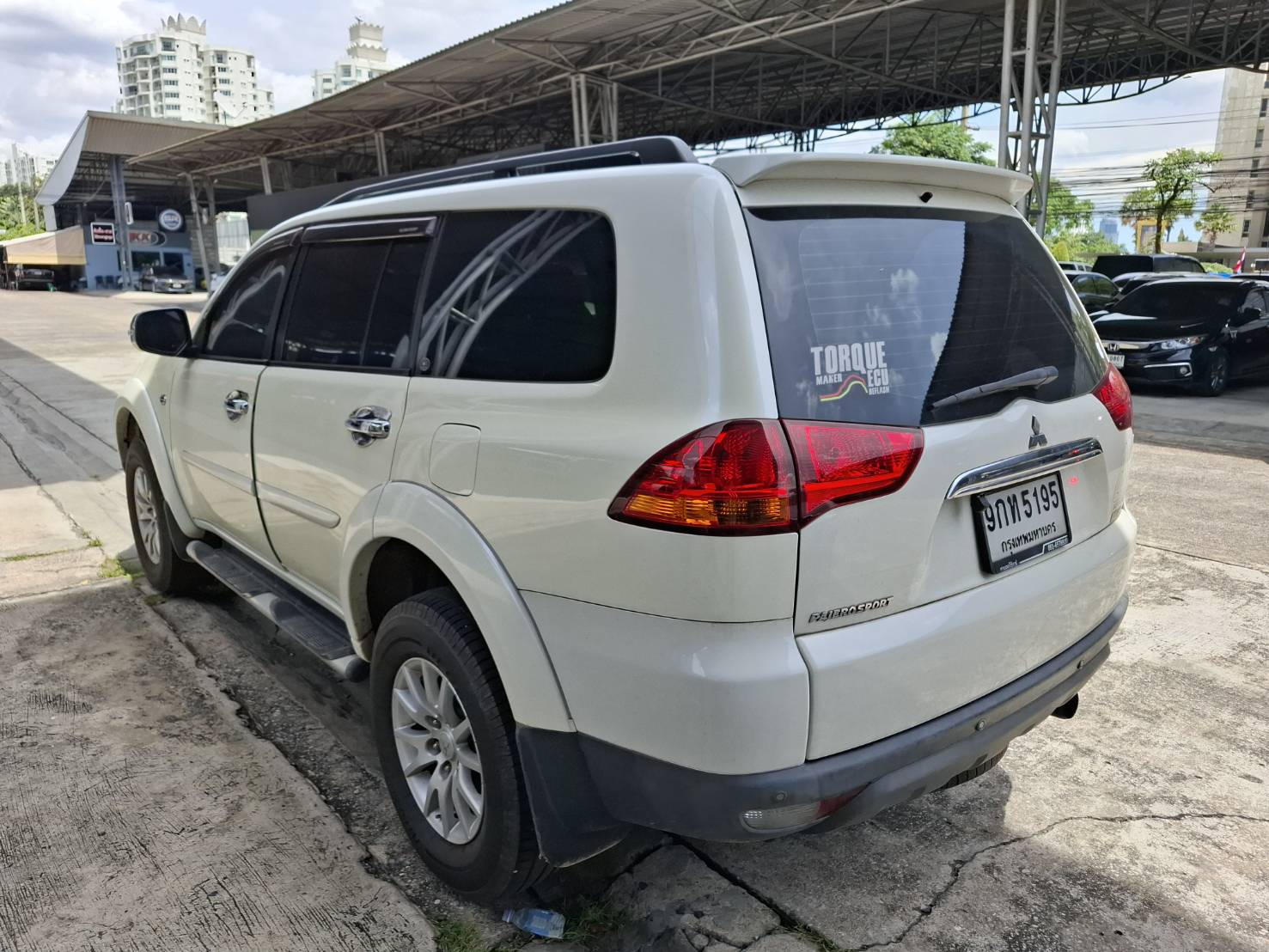 2012 Mitsubishi Pajero สีขาว (รูปที่ 5)