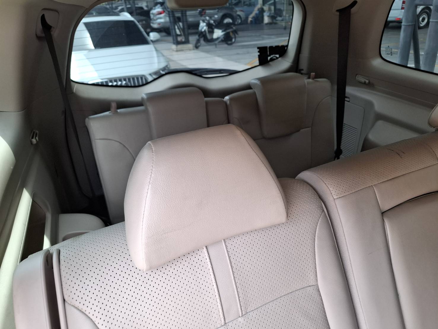 2012 Mitsubishi Pajero สีขาว (รูปที่ 10)