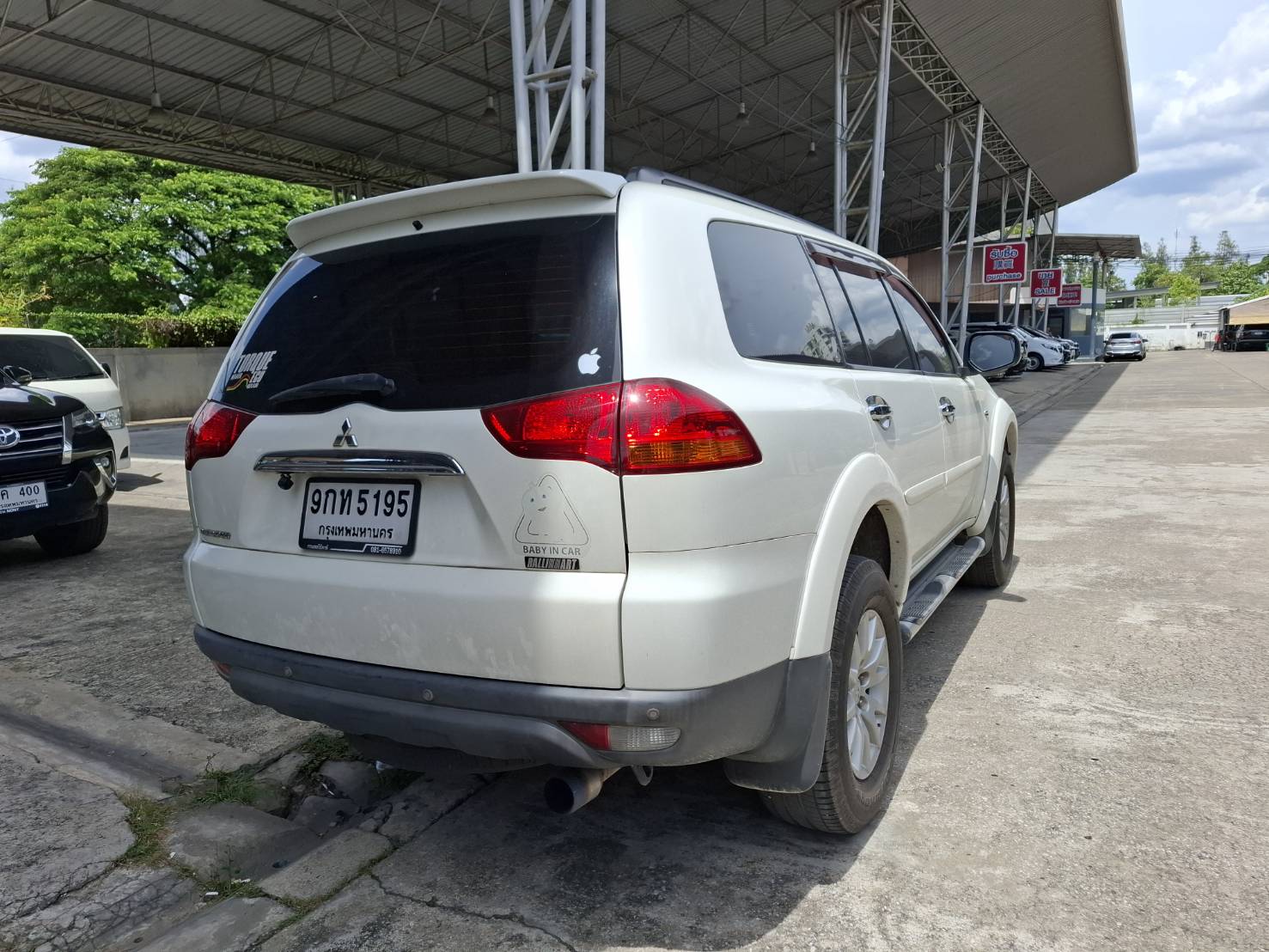 2012 Mitsubishi Pajero สีขาว (รูปที่ 4)