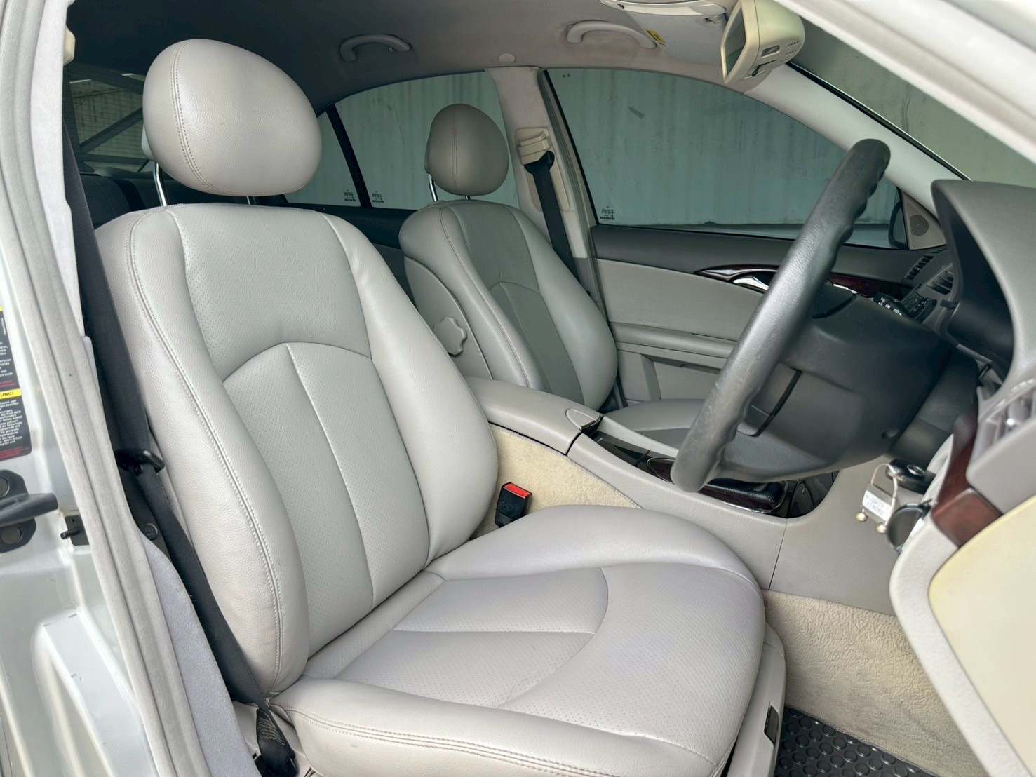2003 Mercedes-Benz E-Class W211 E220 สีเงิน (รูปที่ 11)