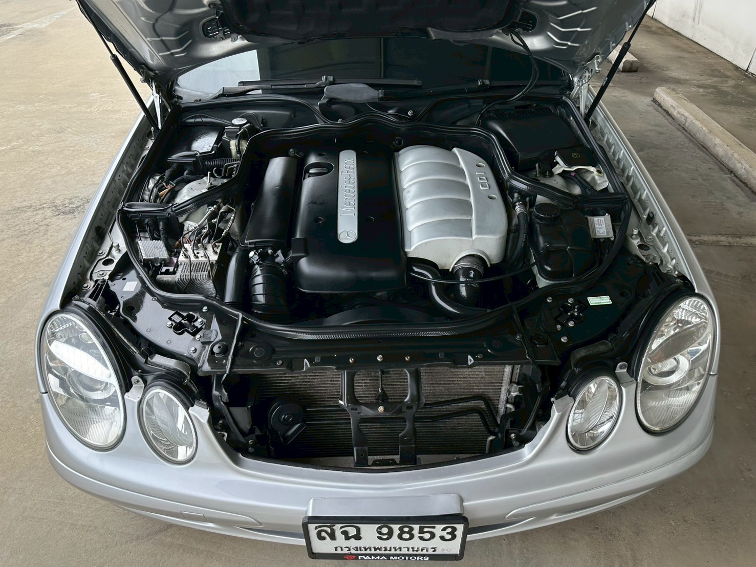2003 Mercedes-Benz E-Class W211 E220 สีเงิน (รูปที่ 19)