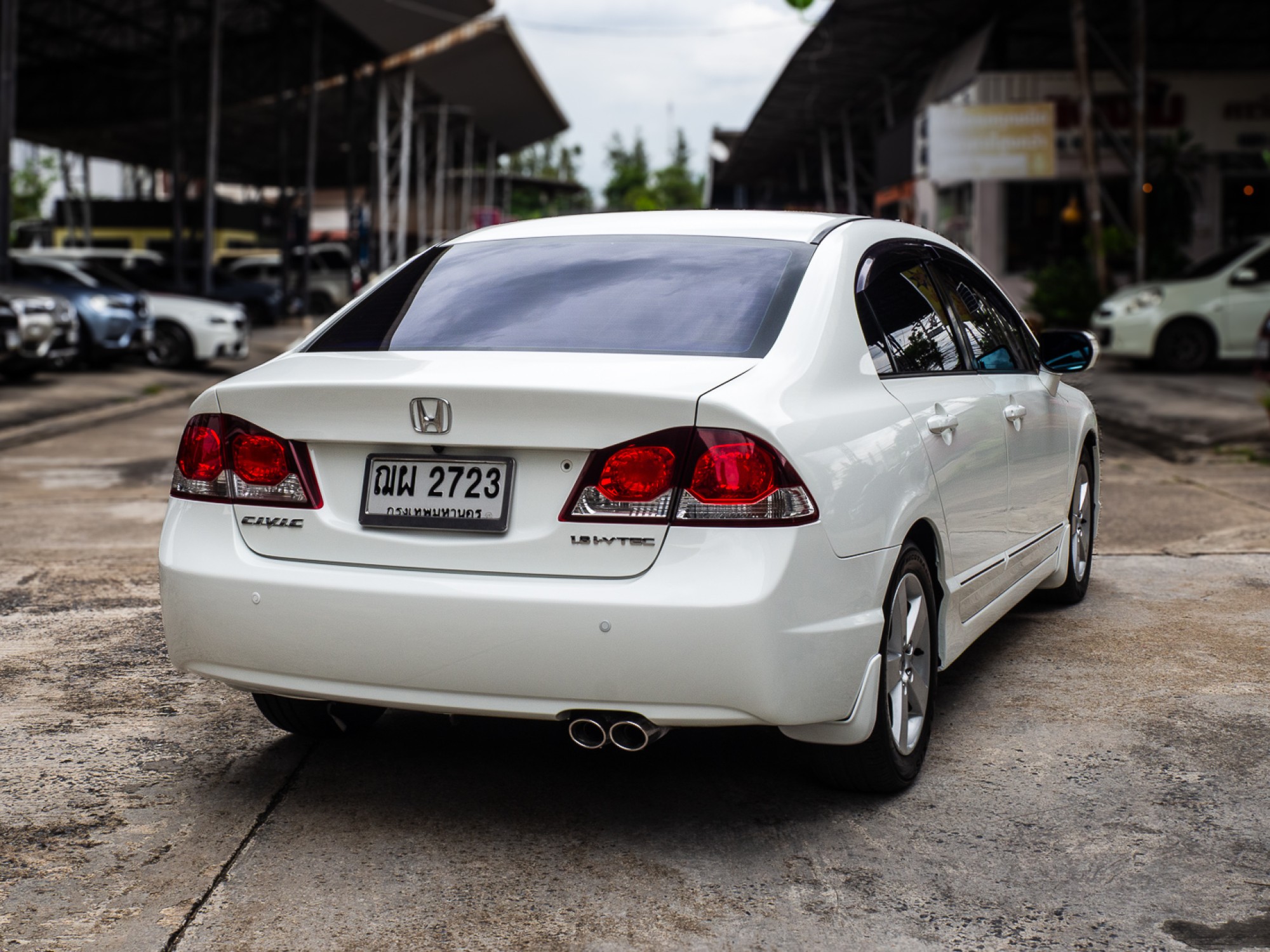 2009 Honda Civic FD สีขาว (รูปที่ 6)