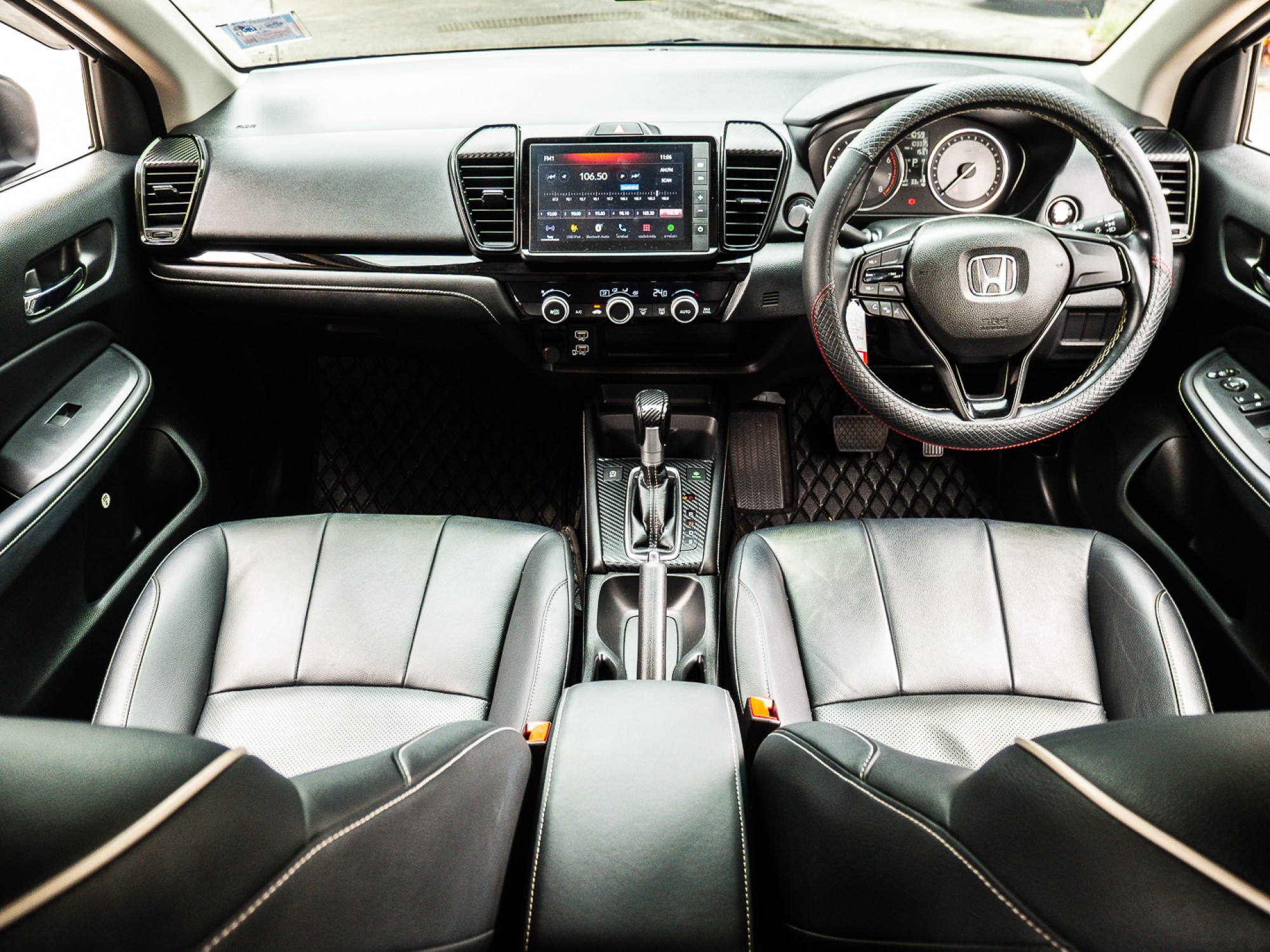 2022 Honda City Hatchback สีเทา (รูปที่ 8)