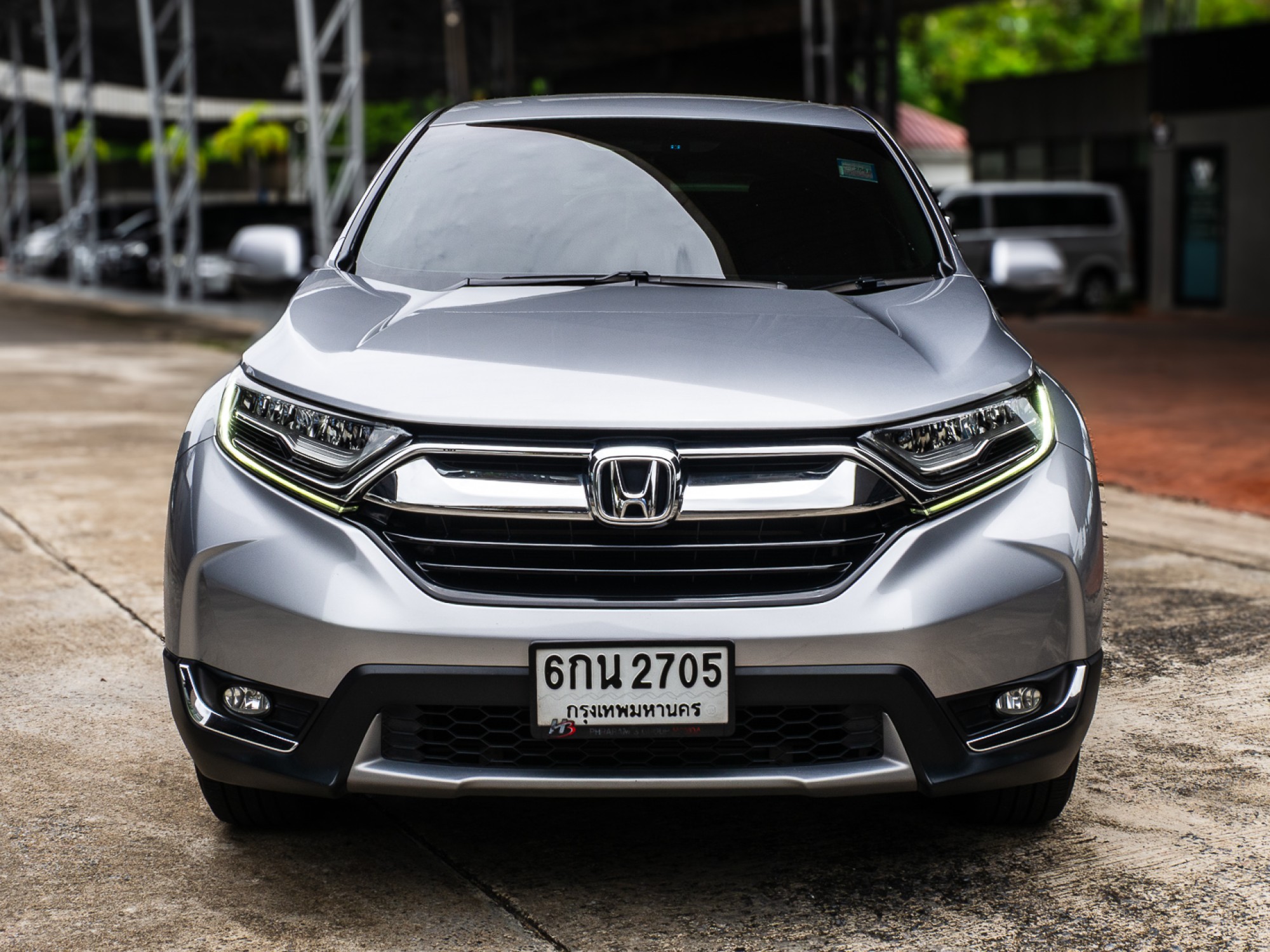 2017 Honda CR-V สีเงิน (รูปที่ 2)
