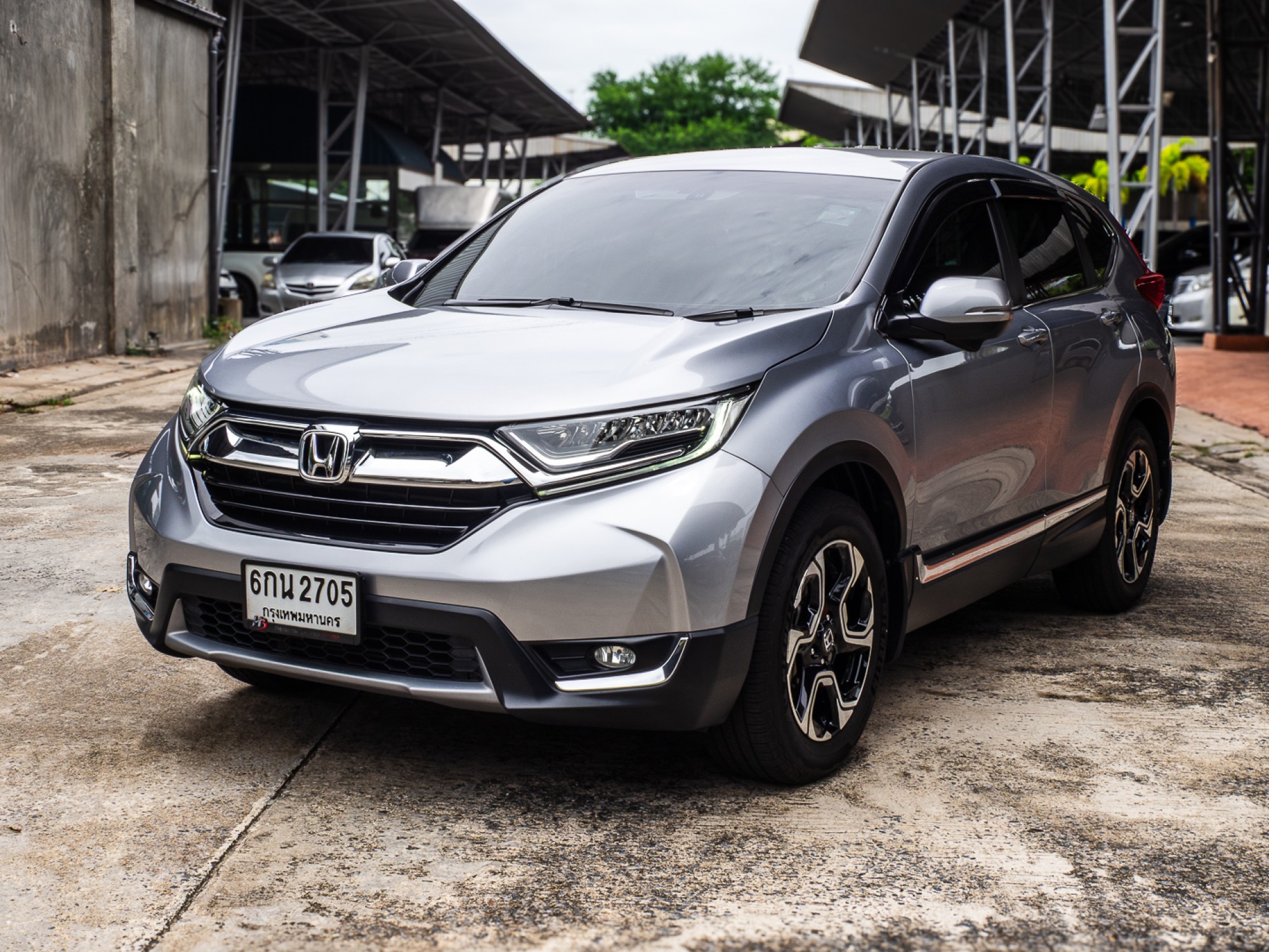 2017 Honda CR-V สีเงิน (รูปที่ 3)