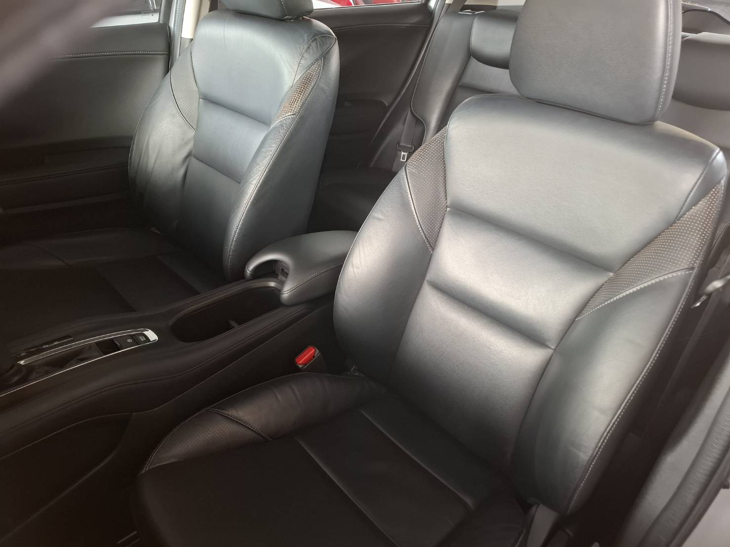 2018 Honda HR-V สีเงิน (รูปที่ 12)