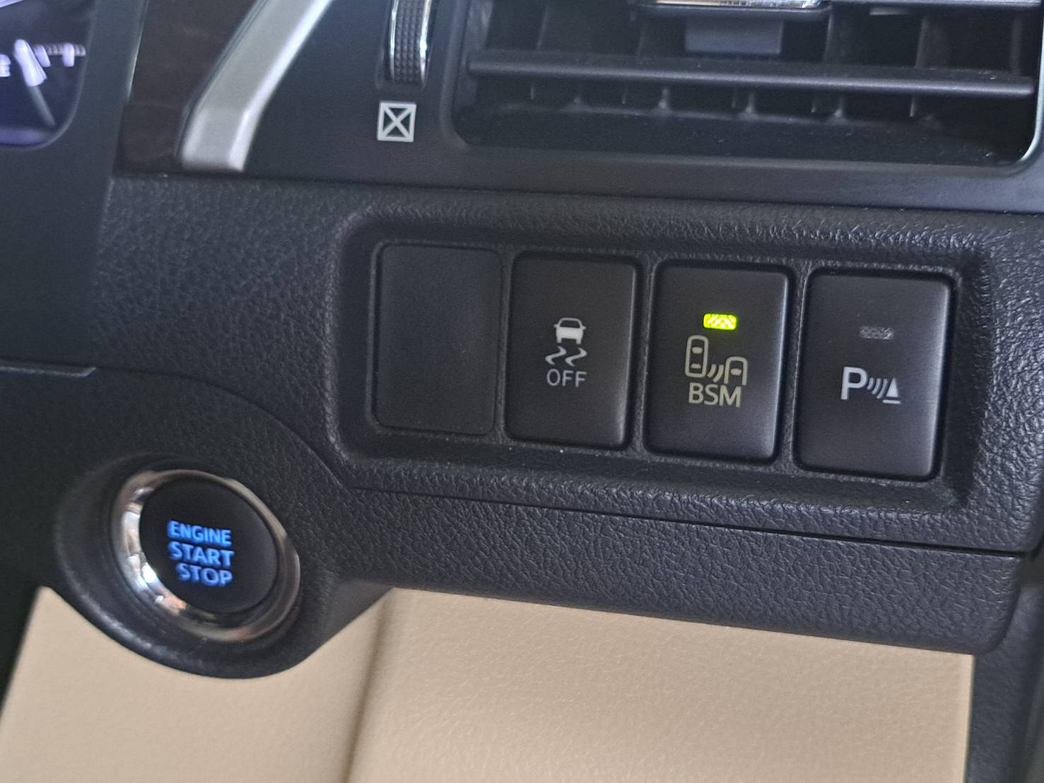 TOYOTA CAMRY 2.0G ปี2016แท้ MNCแล้ว ไมล์แท้85,000 Km. (รูปที่ 11)