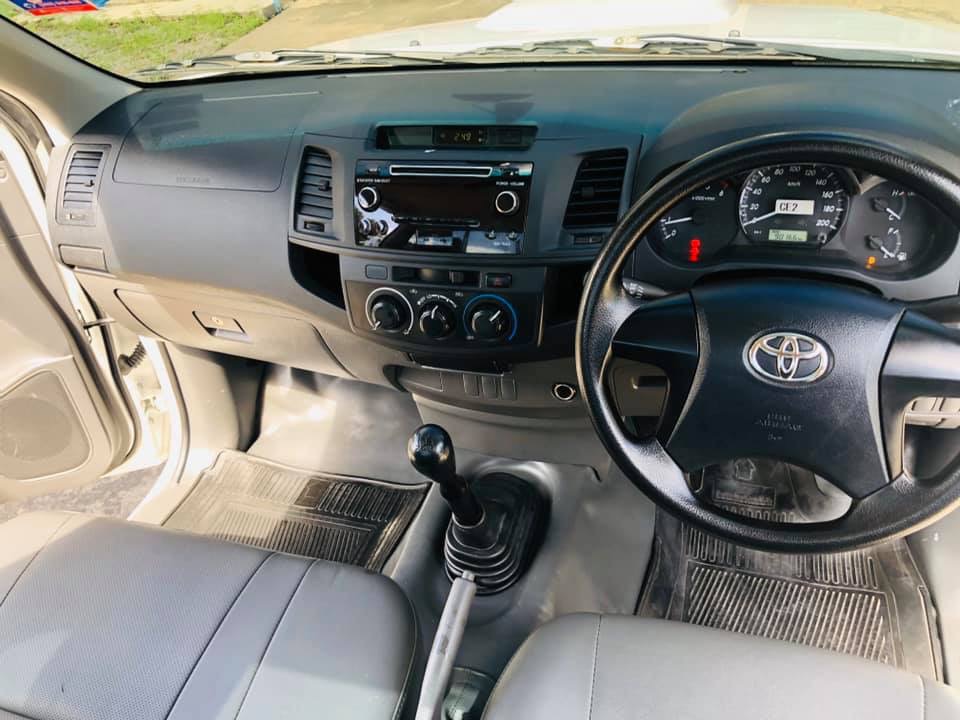 Toyota Hilux Vigo ตอนเดียว ปี 2015 สีขาว (รูปที่ 12)