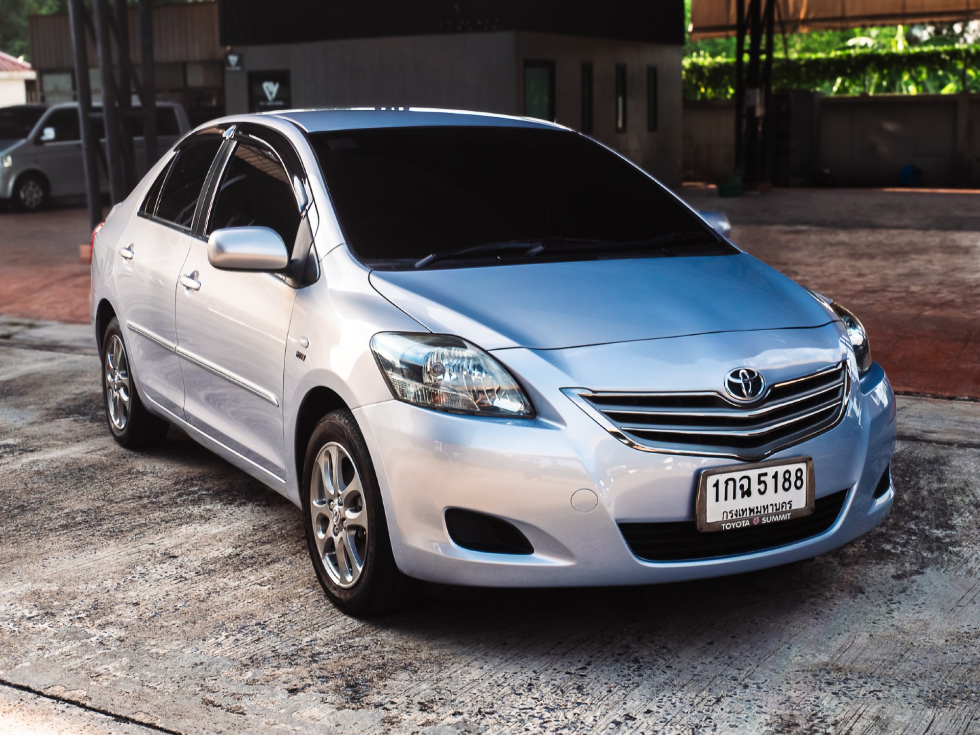 2012 Toyota Vios สีเทา (รูปที่ 11)