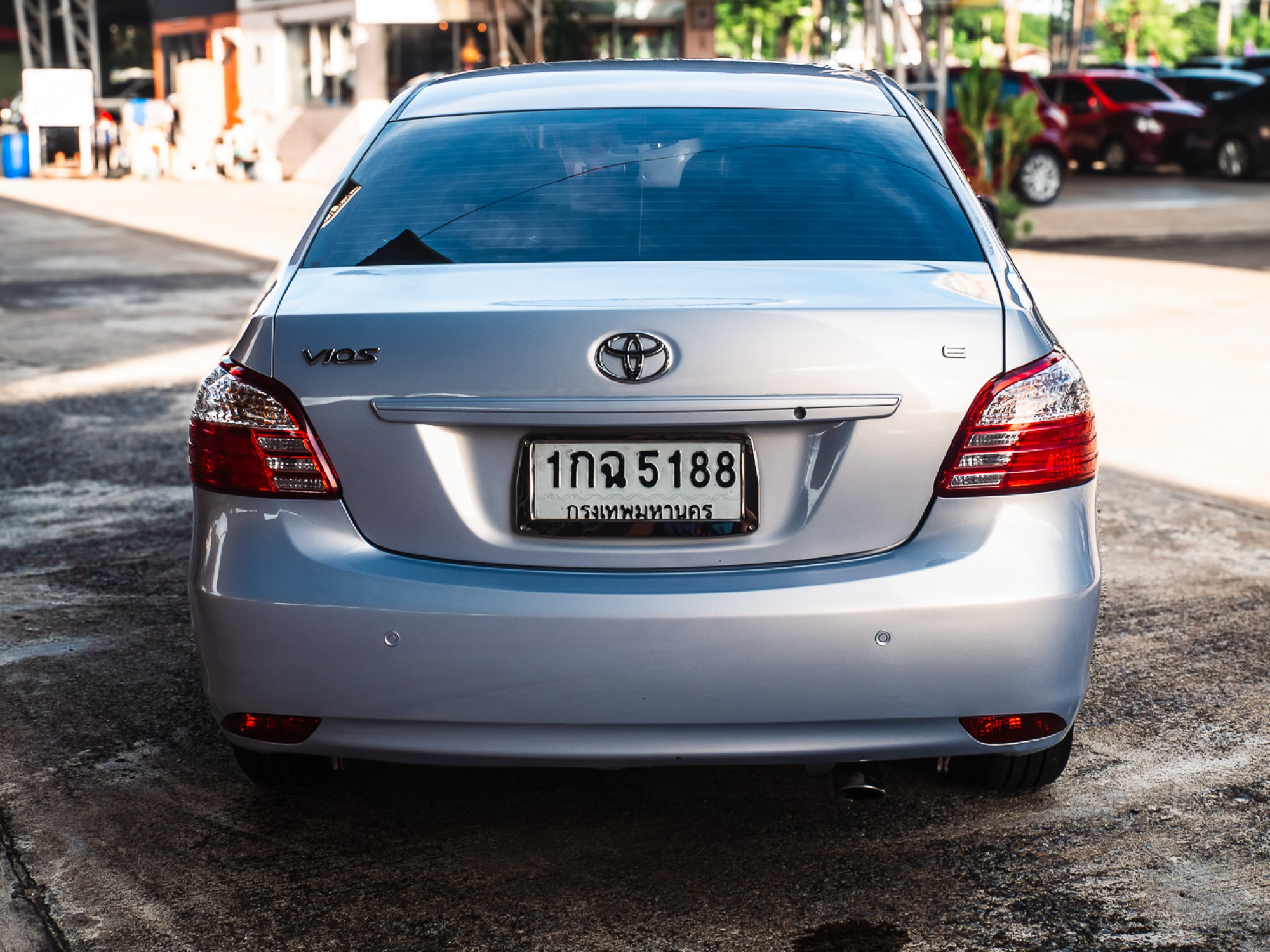 2012 Toyota Vios สีเทา (รูปที่ 6)