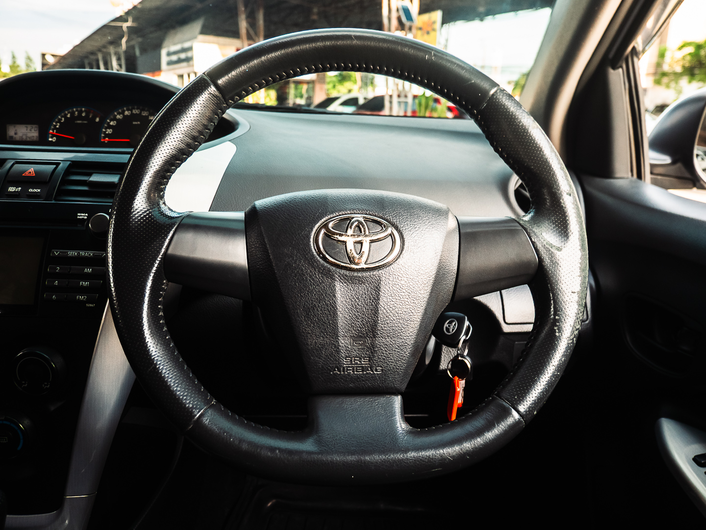 2012 Toyota Vios สีเทา (รูปที่ 12)