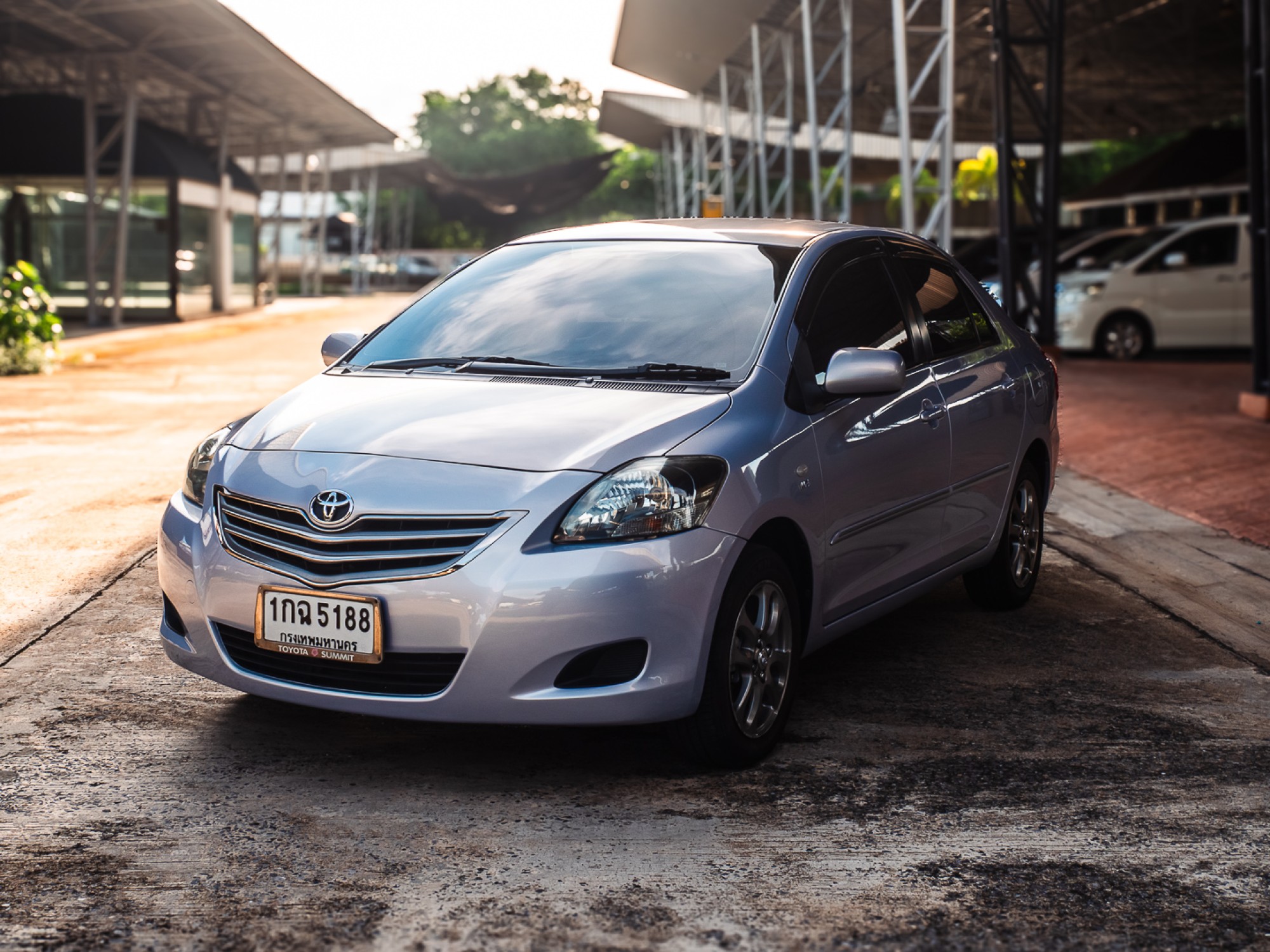 2012 Toyota Vios สีเทา (รูปที่ 3)