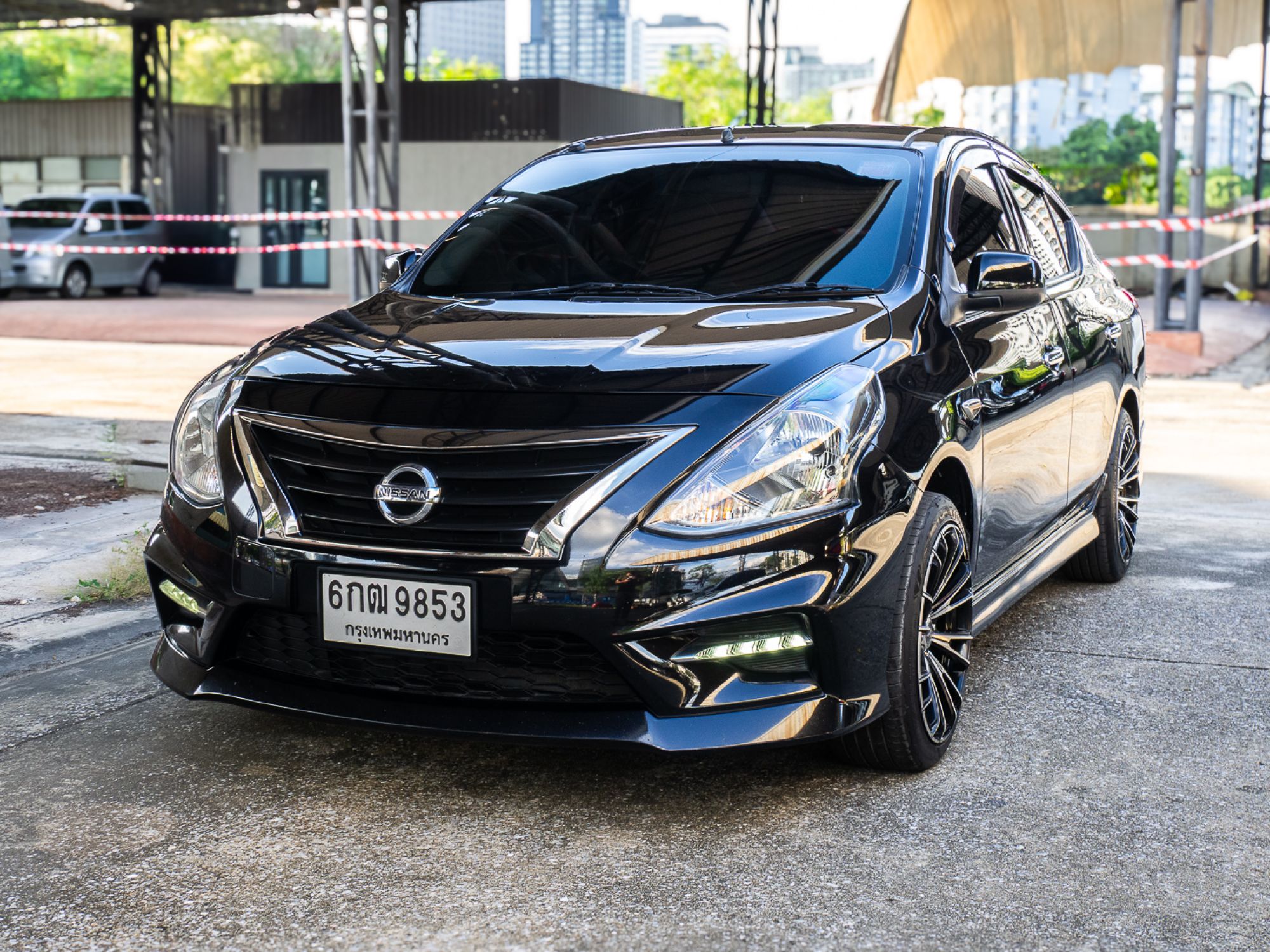 2017 Nissan Almera สีดำ (รูปที่ 3)