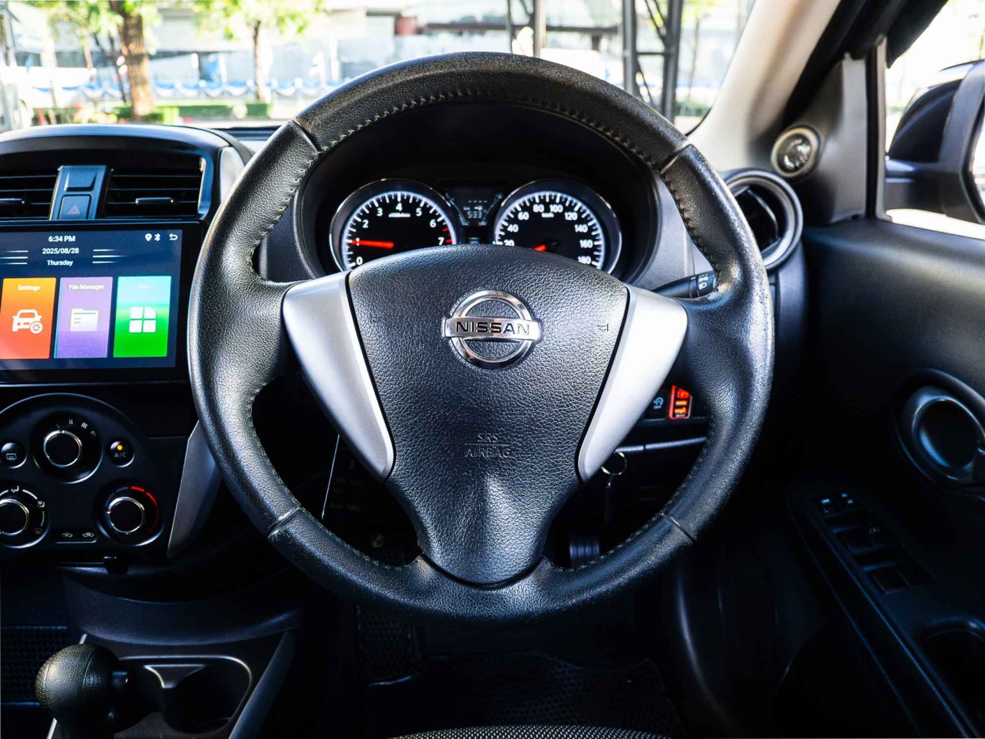 2017 Nissan Almera สีดำ (รูปที่ 15)
