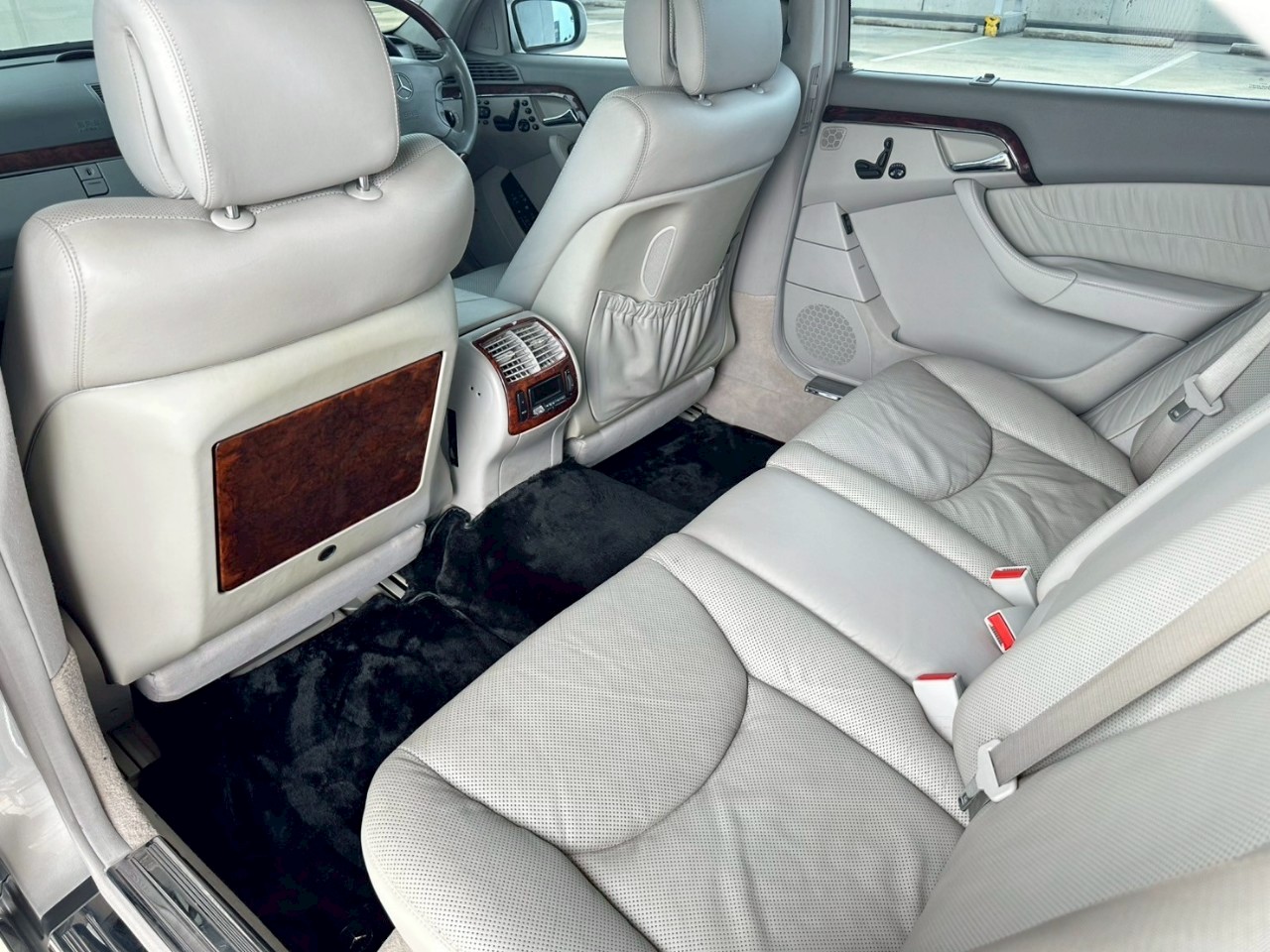 2003 Mercedes-Benz S-Class W220 S500 สีเทา (รูปที่ 17)