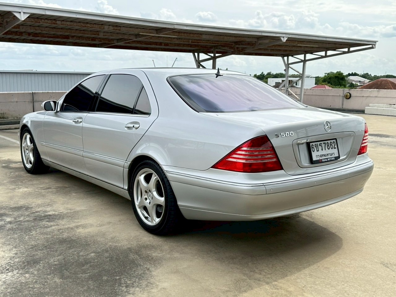2003 Mercedes-Benz S-Class W220 S500 สีเทา (รูปที่ 8)