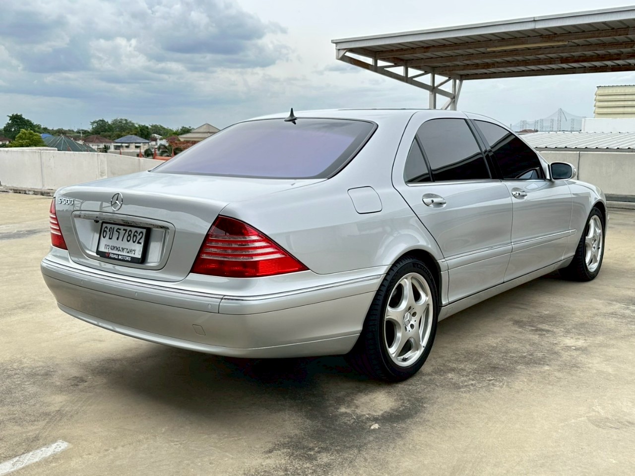 2003 Mercedes-Benz S-Class W220 S500 สีเทา (รูปที่ 7)