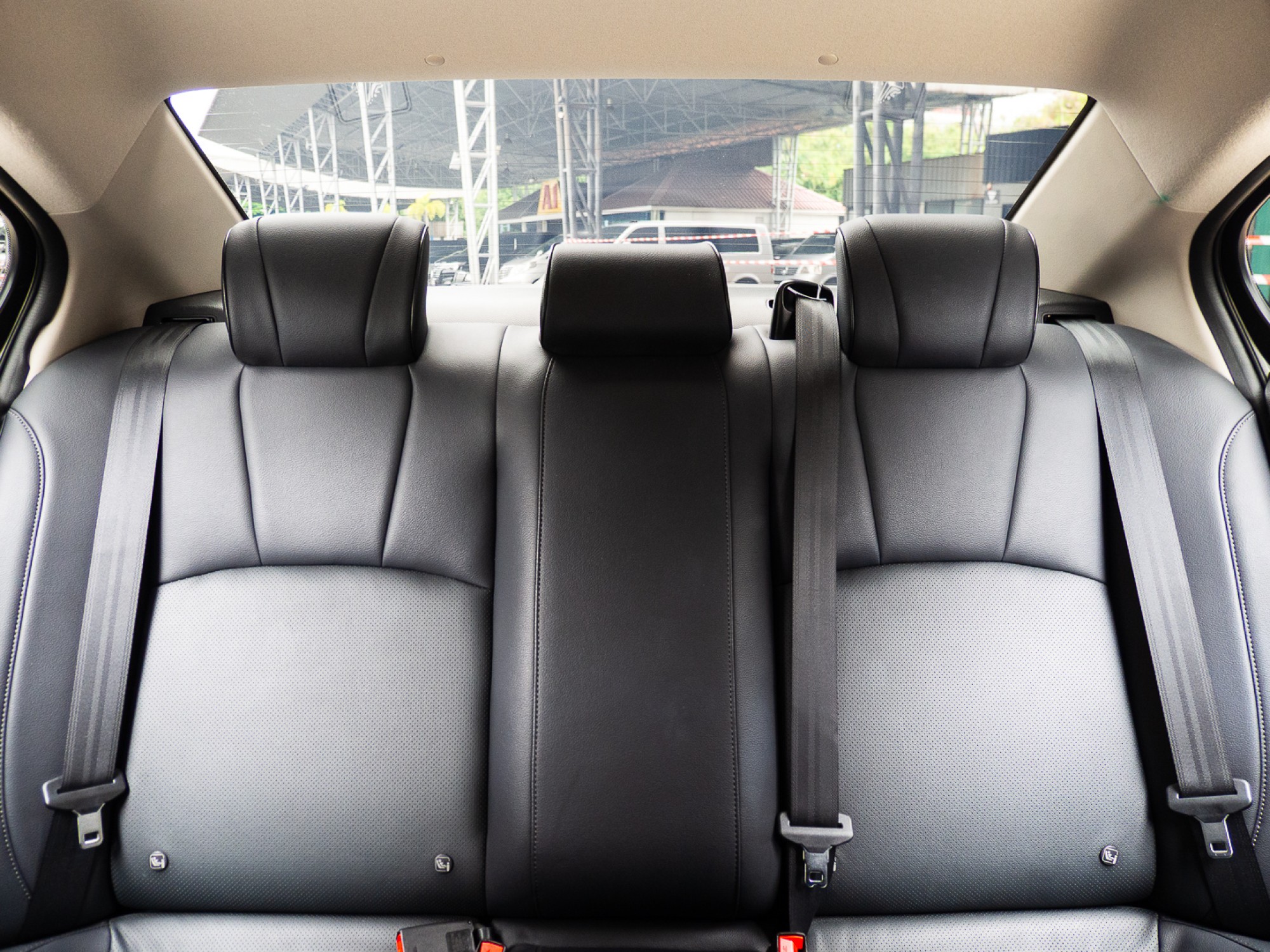 2023 Honda City สีขาว (รูปที่ 16)